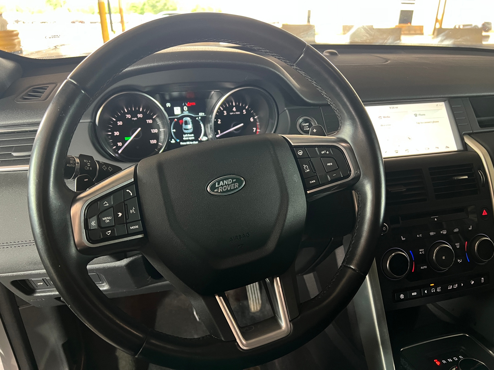Thumbnail: 2019 Land Rover Discovery Sport - 4