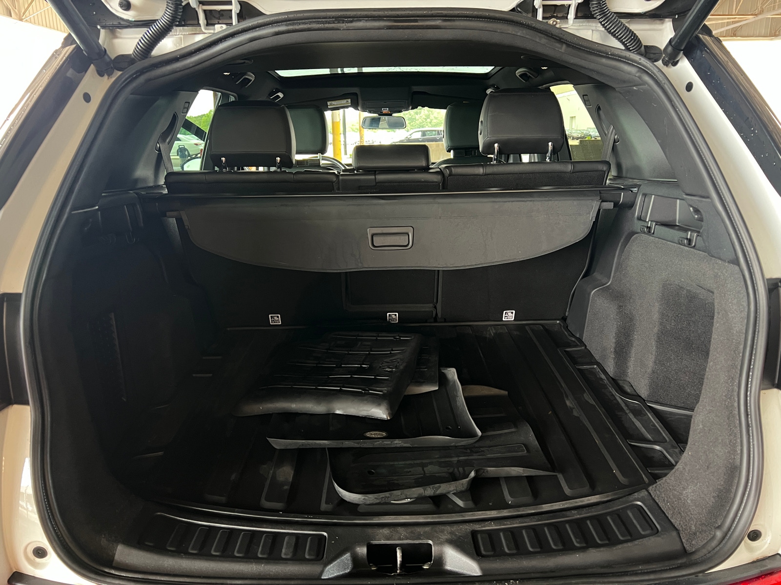 Thumbnail: 2019 Land Rover Discovery Sport - 6
