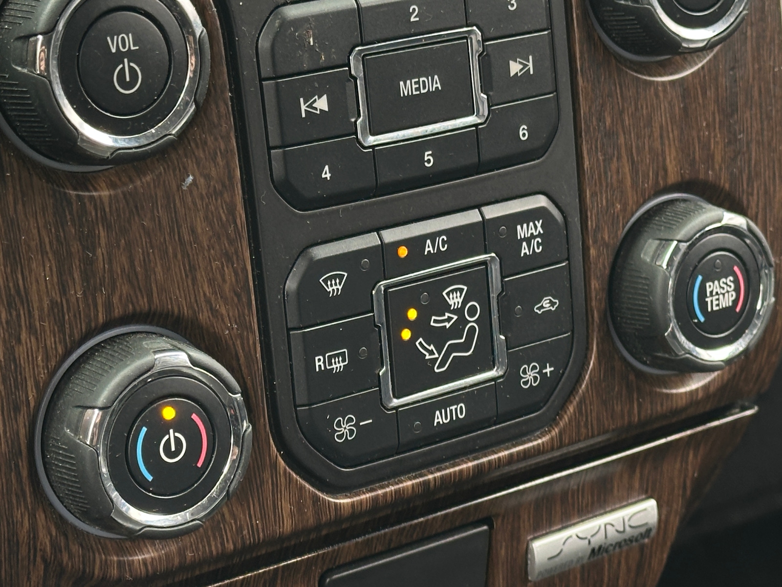 Thumbnail: 2013 Ford Econoline - 3
