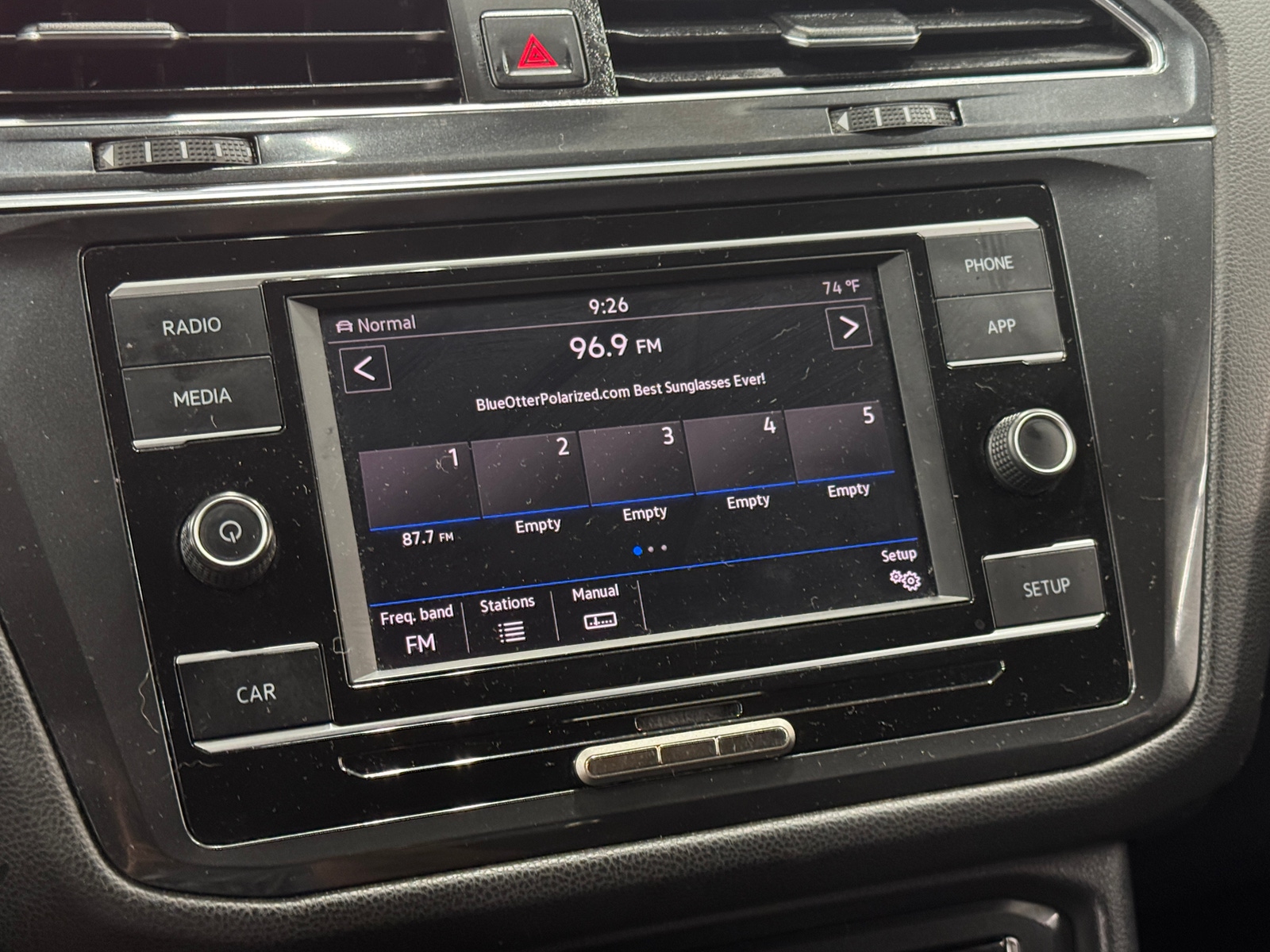 Thumbnail: 2018 Volkswagen Tiguan - 4