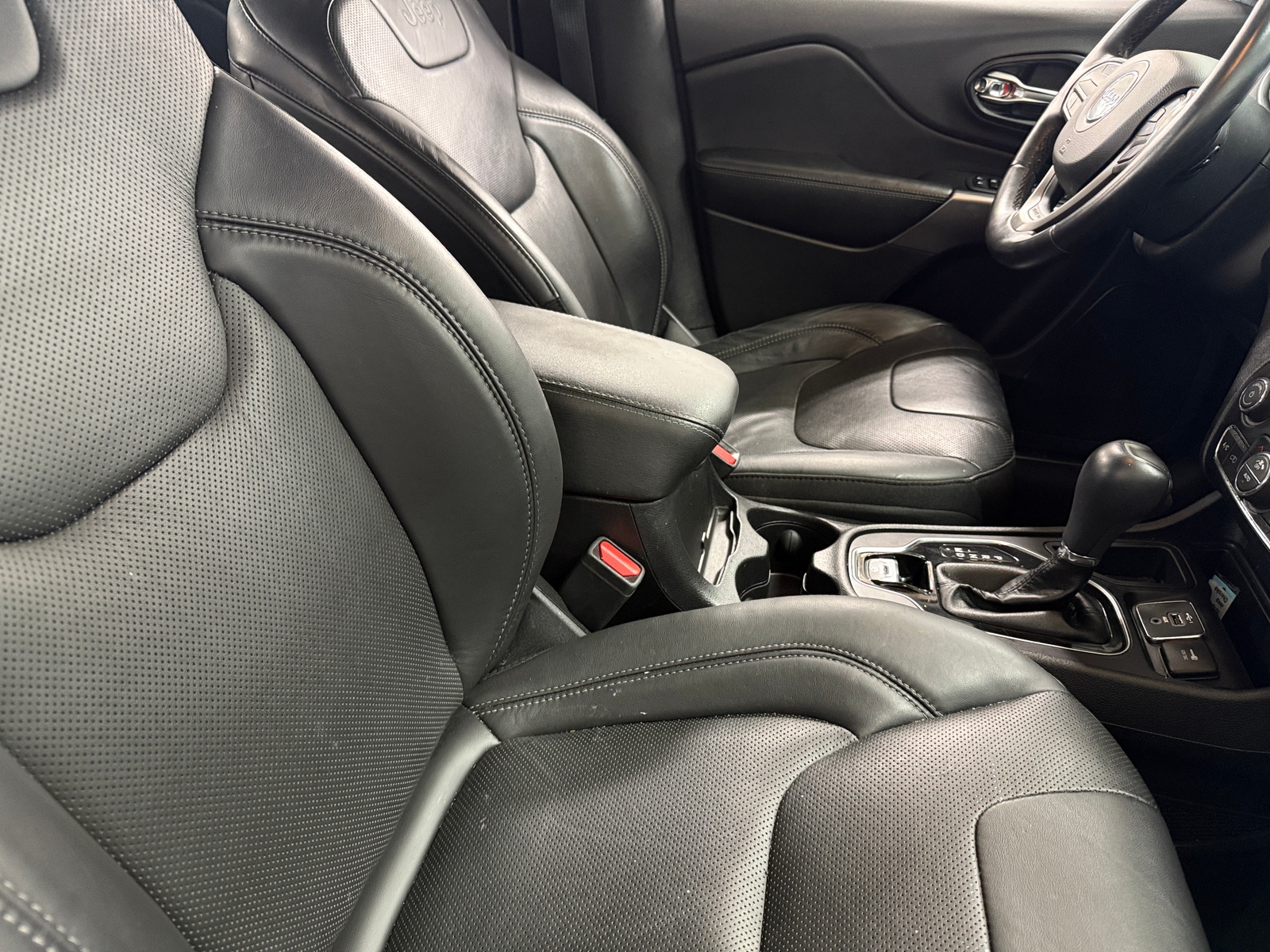 Thumbnail: 2019 Jeep Cherokee - 2