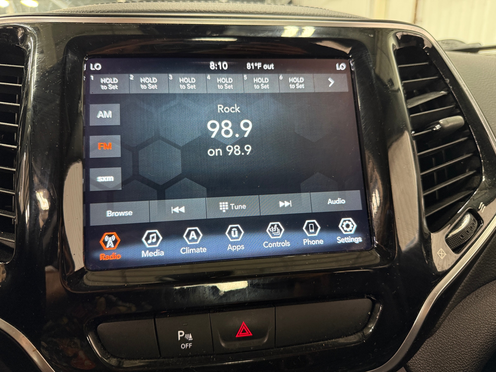 Thumbnail: 2019 Jeep Cherokee - 4