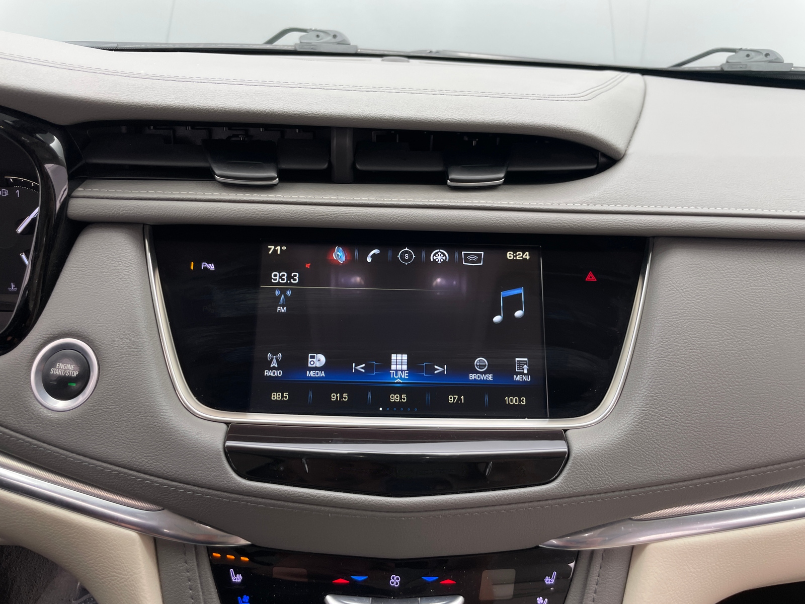 Thumbnail: 2018 Cadillac XT5 - 3