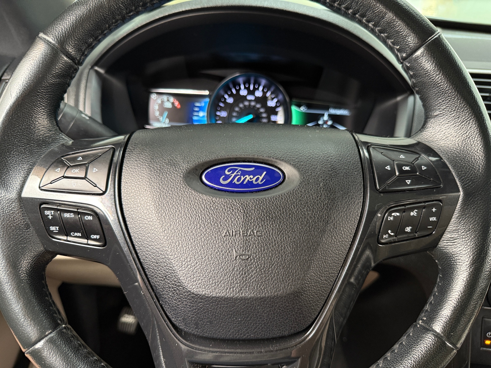 Thumbnail: 2018 Ford Explorer - 4