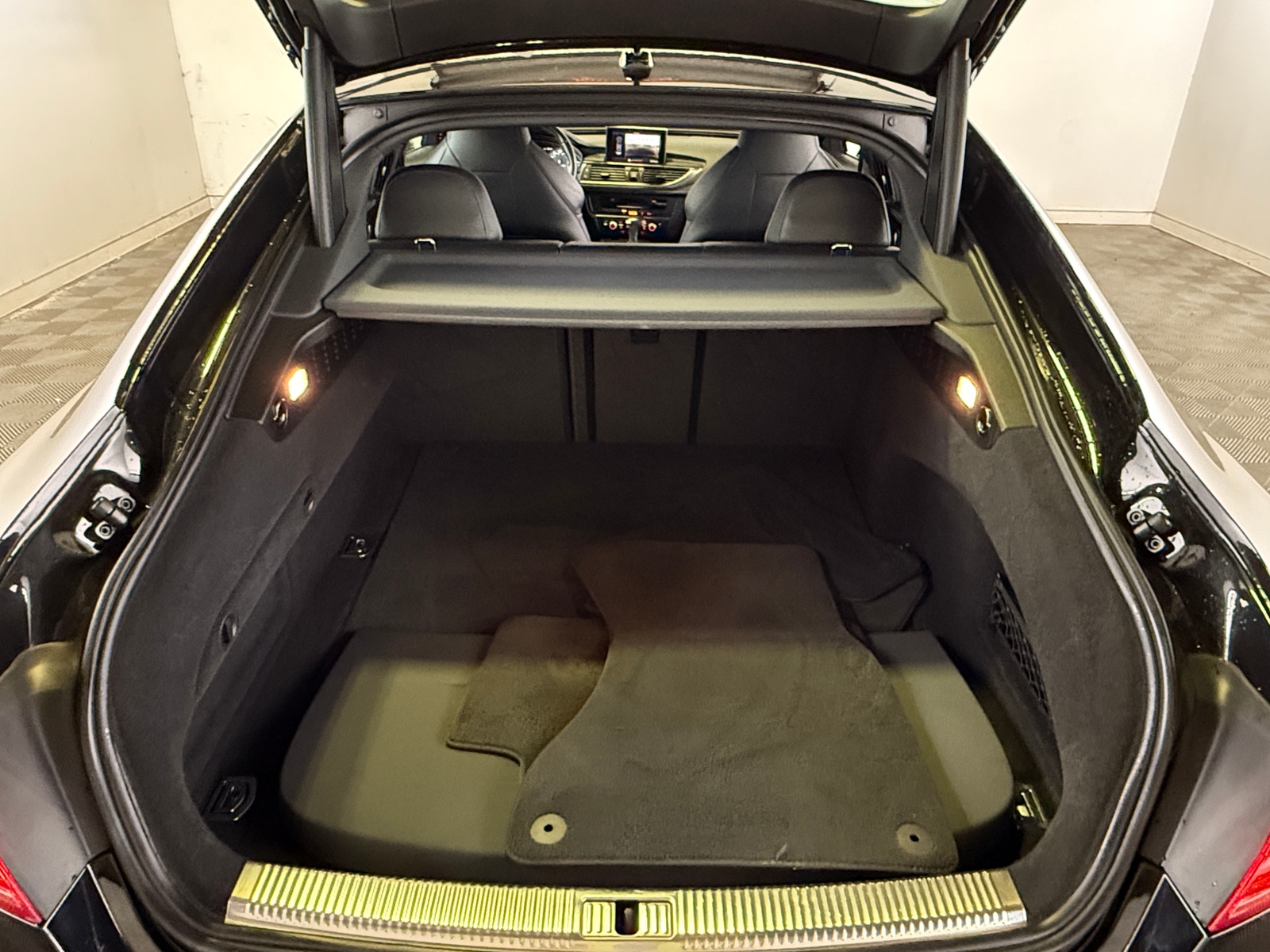 Thumbnail: 2014 Audi S7 - 6