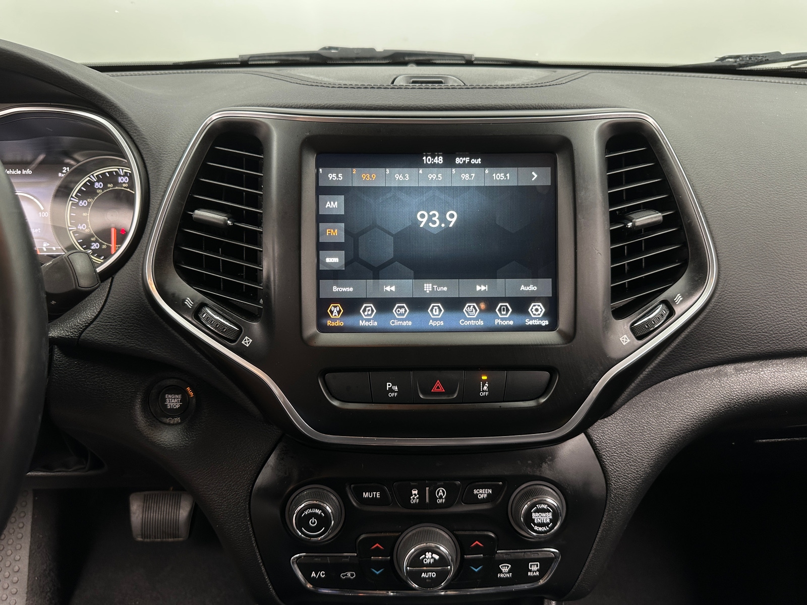 Thumbnail: 2021 Jeep Cherokee - 3