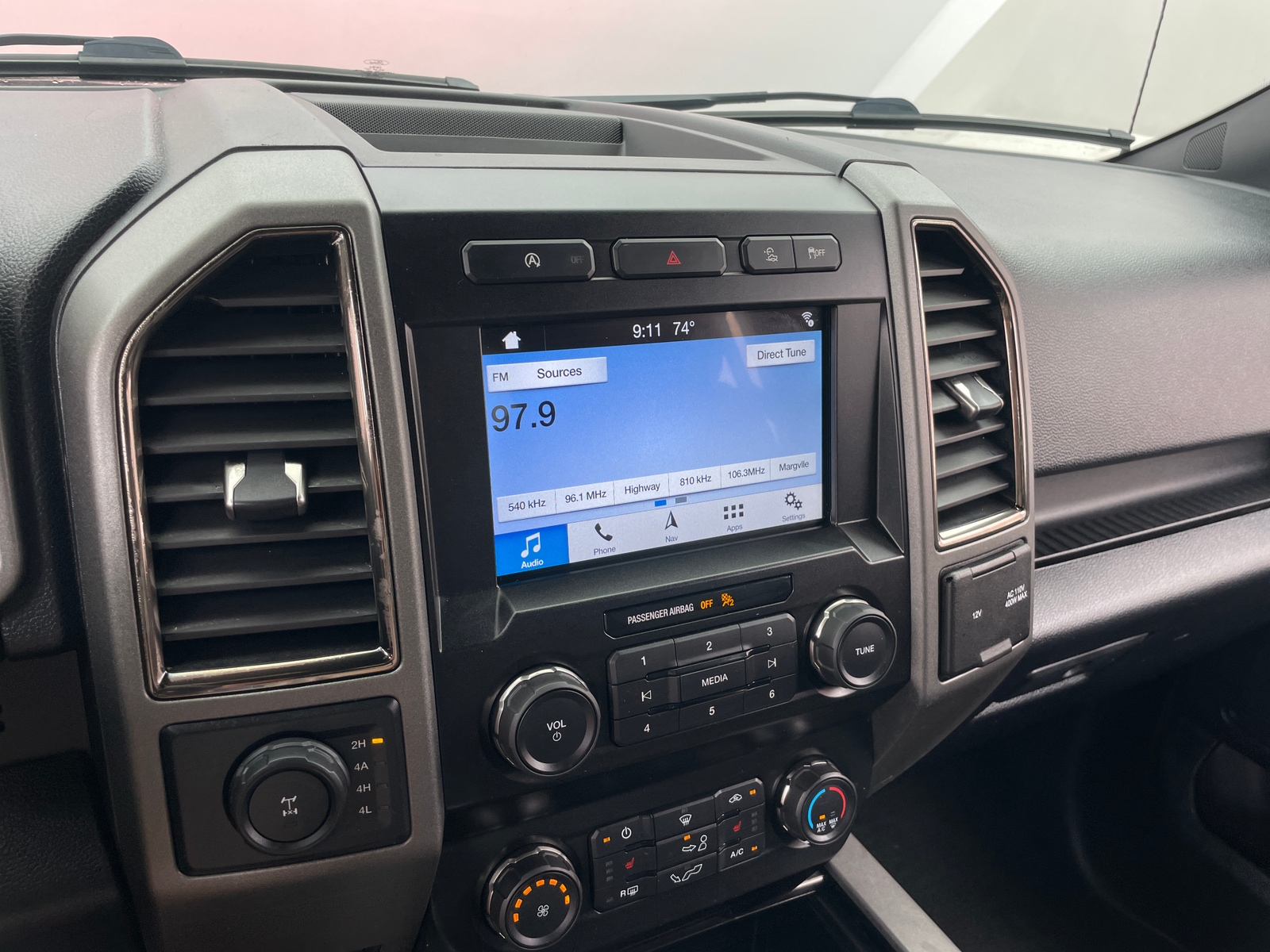 Thumbnail: 2019 Ford Econoline - 3