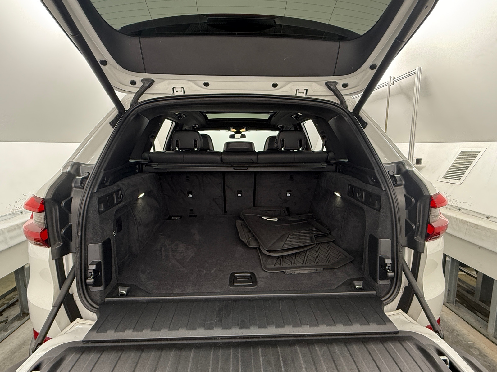 Thumbnail: 2020 BMW X5 - 6