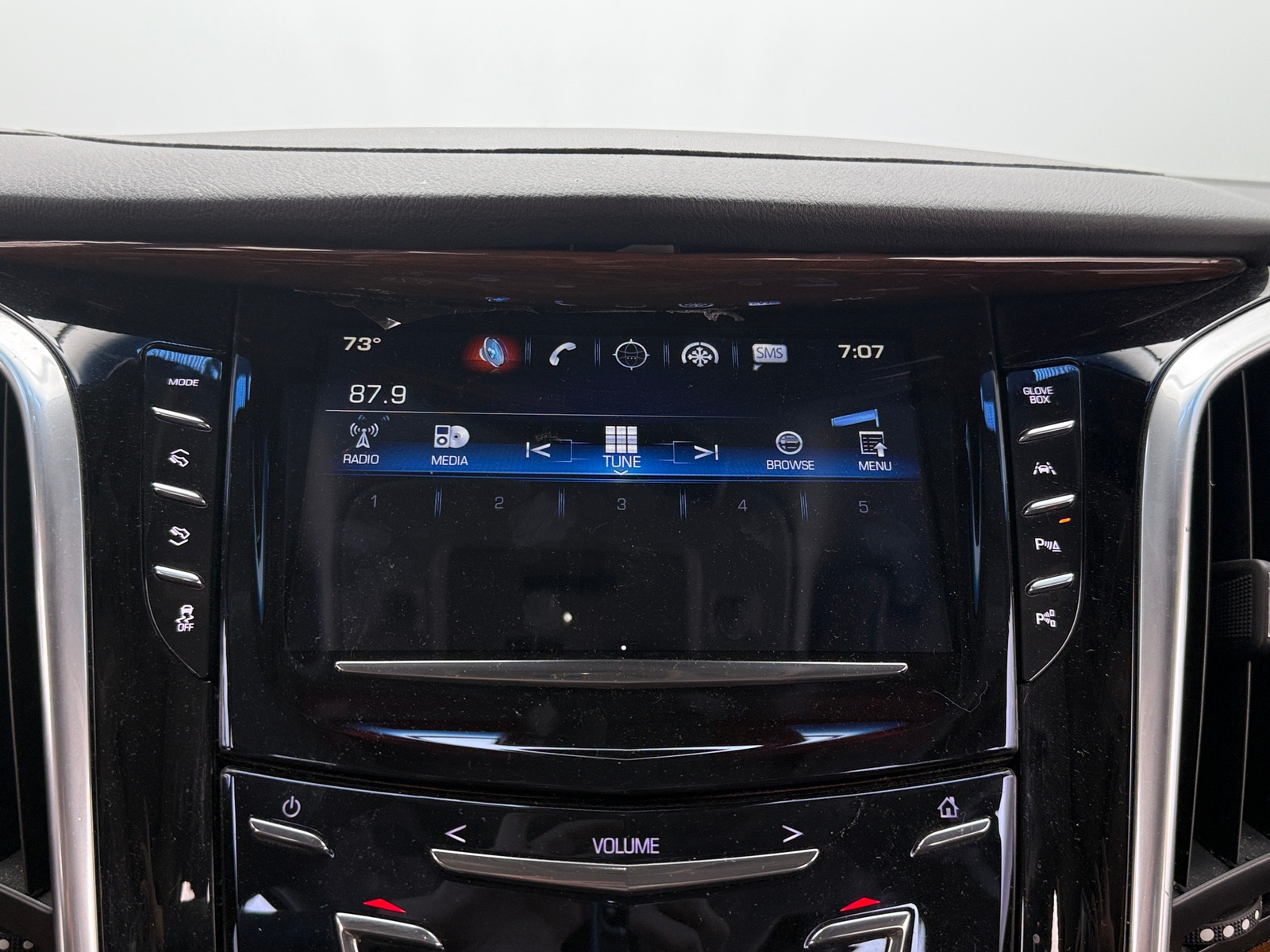 Thumbnail: 2020 Cadillac Escalade - 3