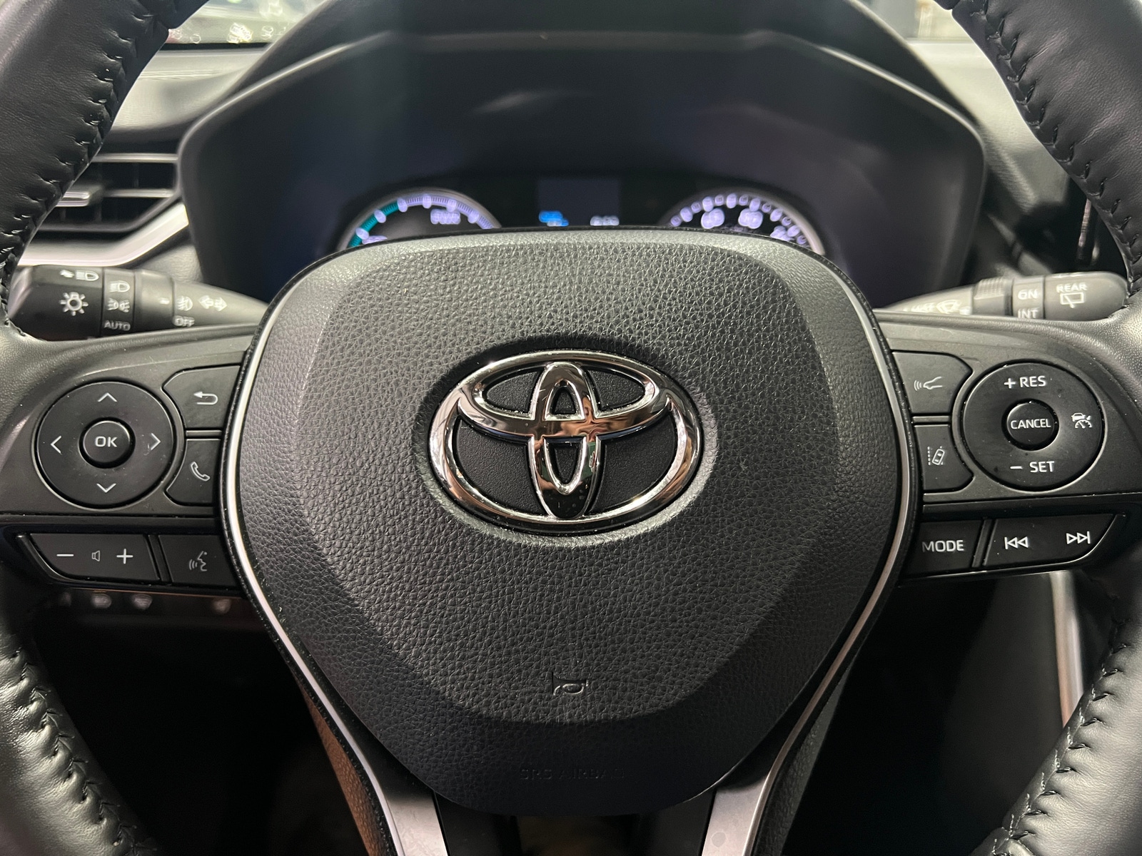 Thumbnail: 2022 Toyota RAV4 - 4