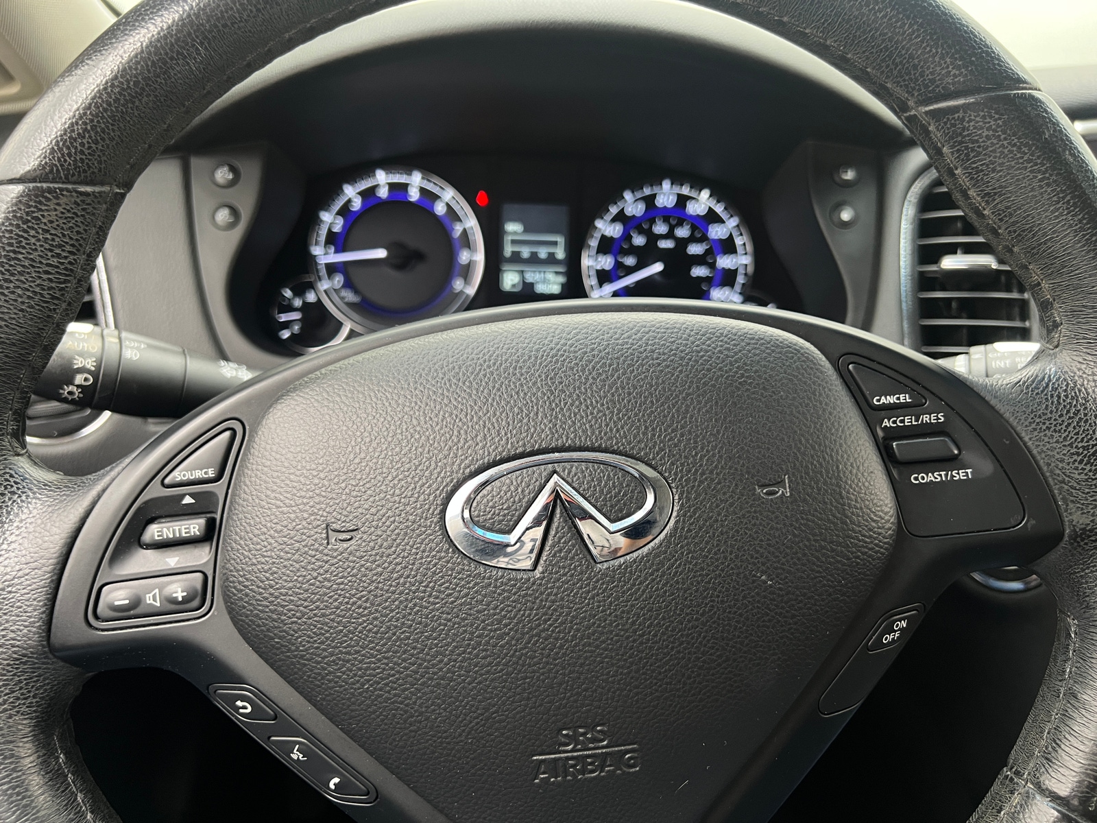Thumbnail: 2016 INFINITI QX50 - 4