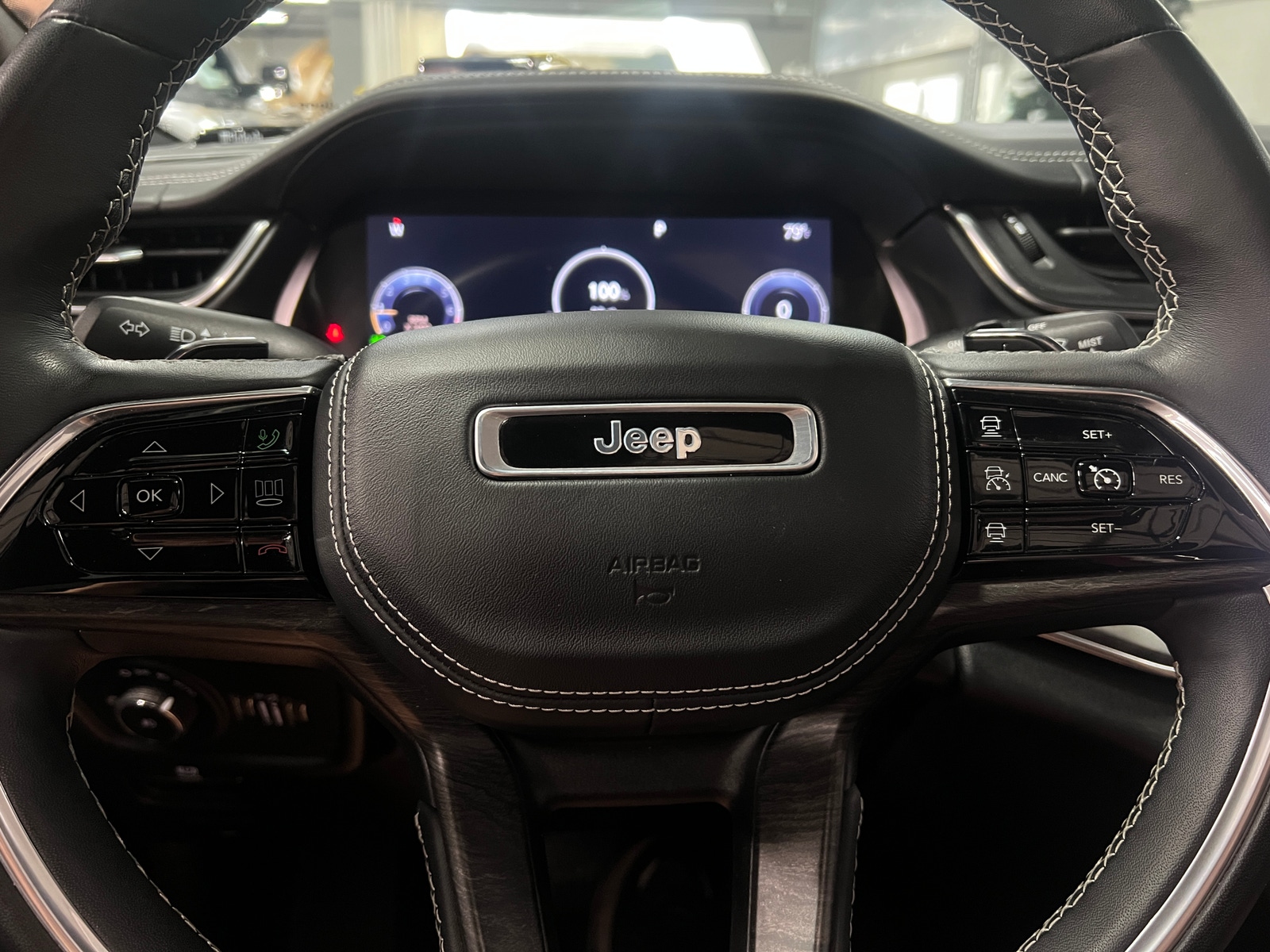 Thumbnail: 2021 Jeep Grand Cherokee L - 4