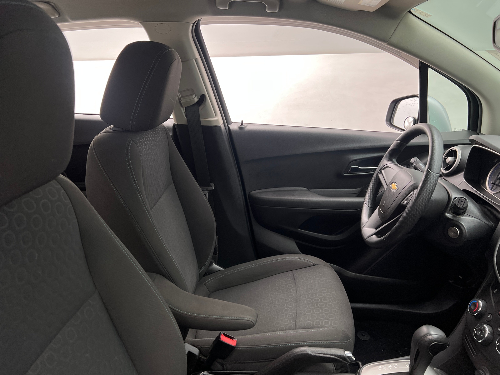 Thumbnail: 2016 Chevrolet Trax - 2