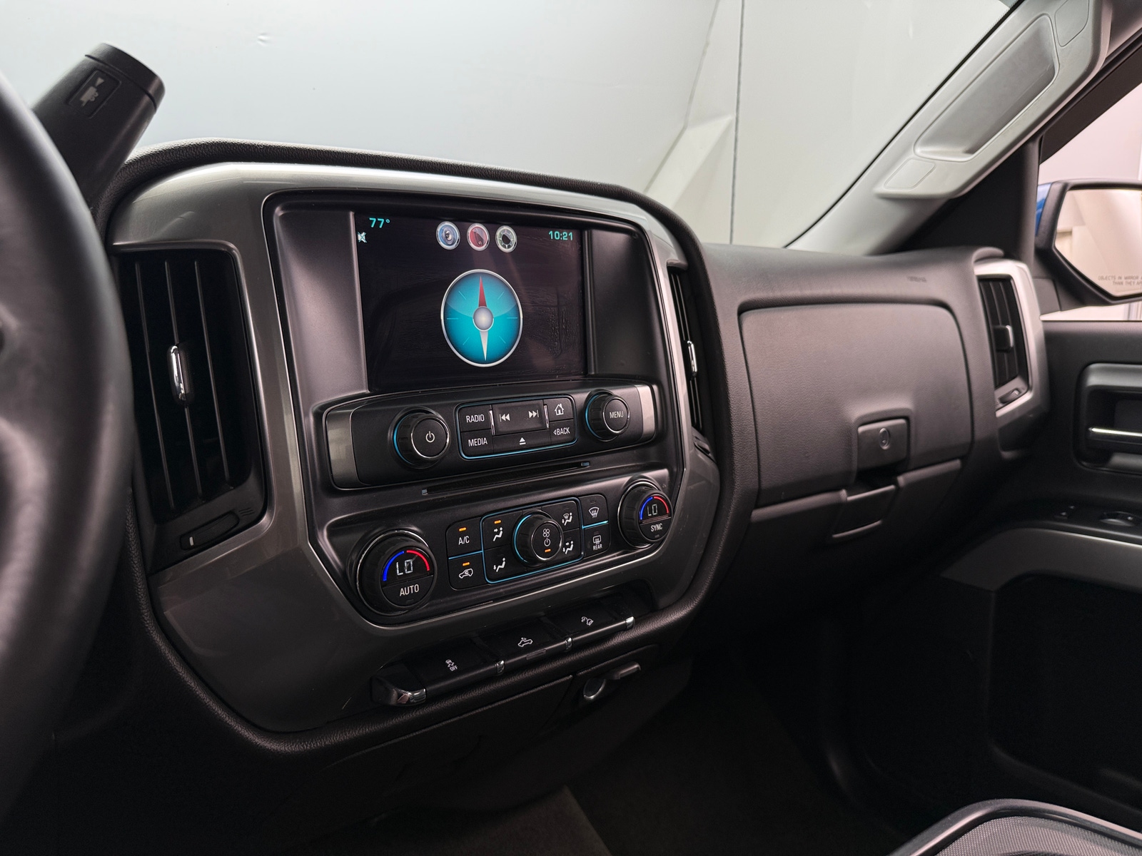 Thumbnail: 2015 Chevrolet Silverado 1500 - 4