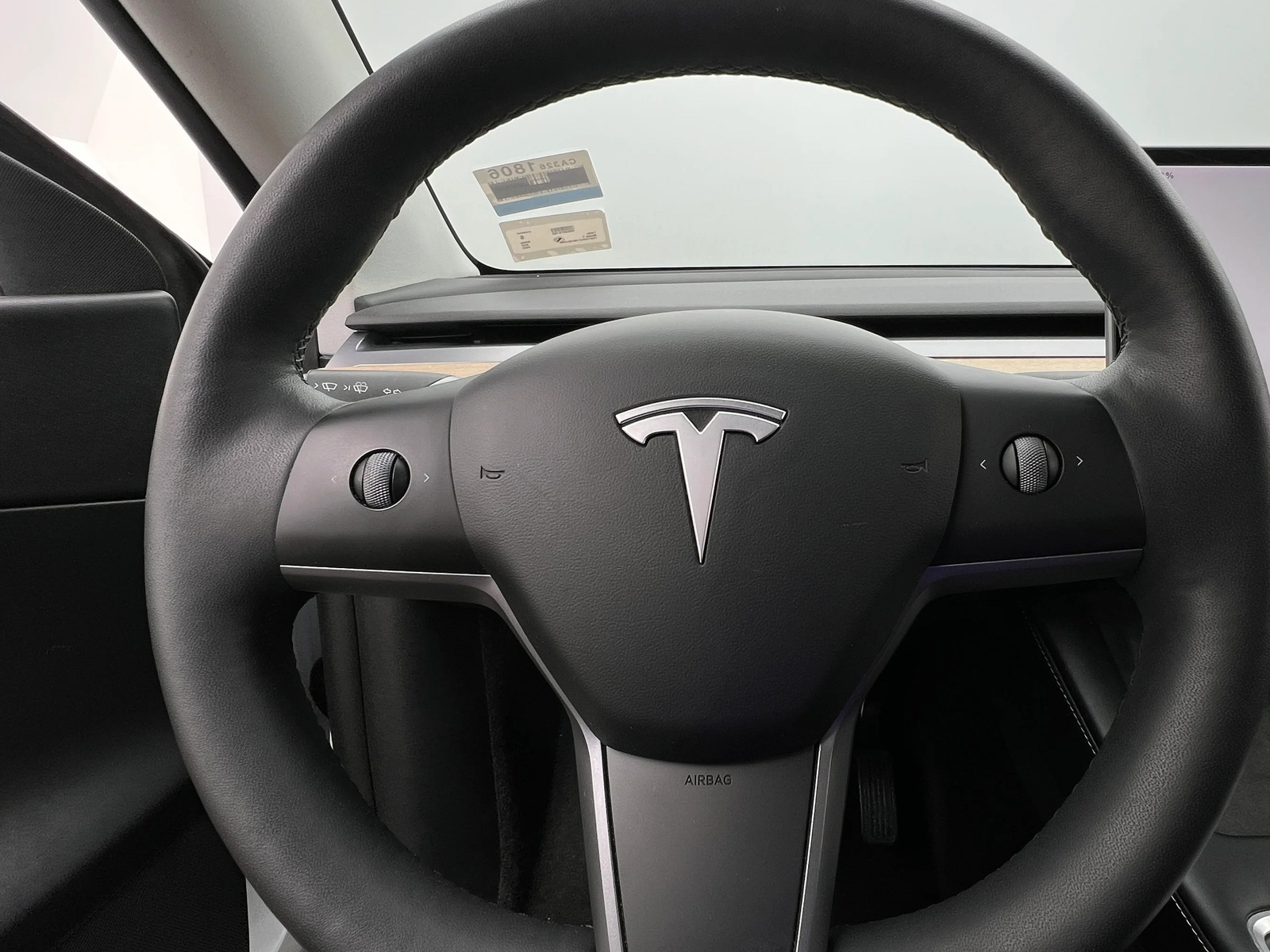 Thumbnail: 2022 Tesla Model Y - 4