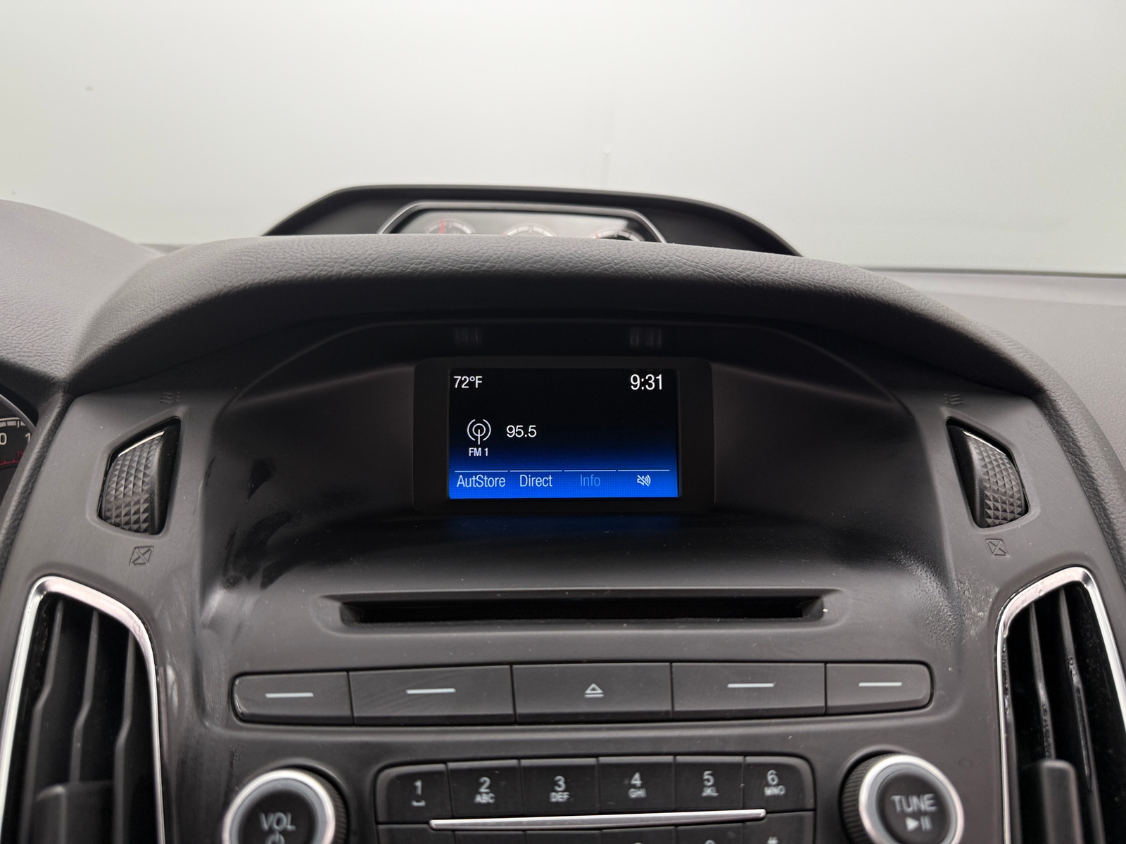 Thumbnail: 2016 Ford Focus - 4