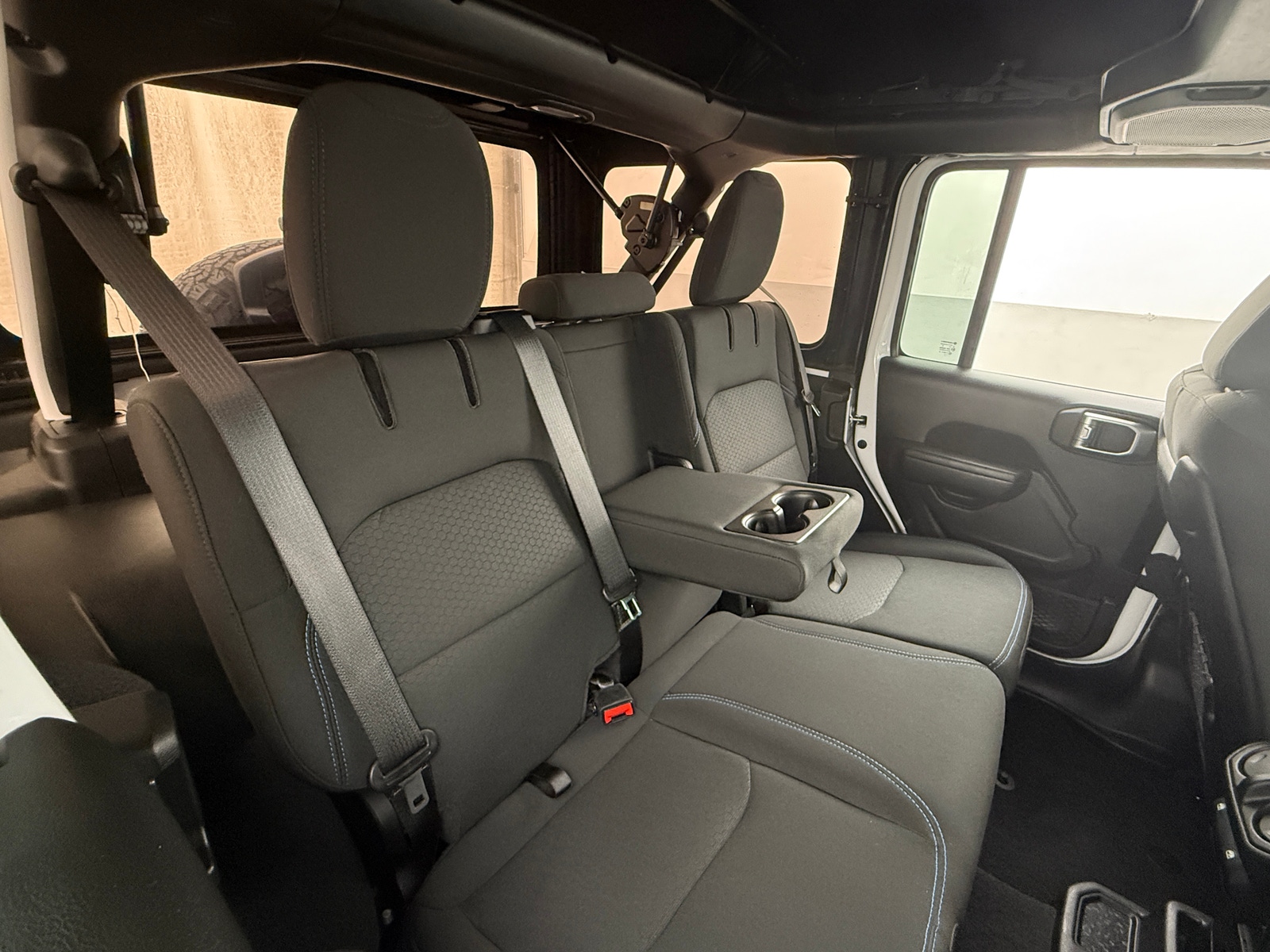 Thumbnail: 2022 Jeep Wrangler - 6