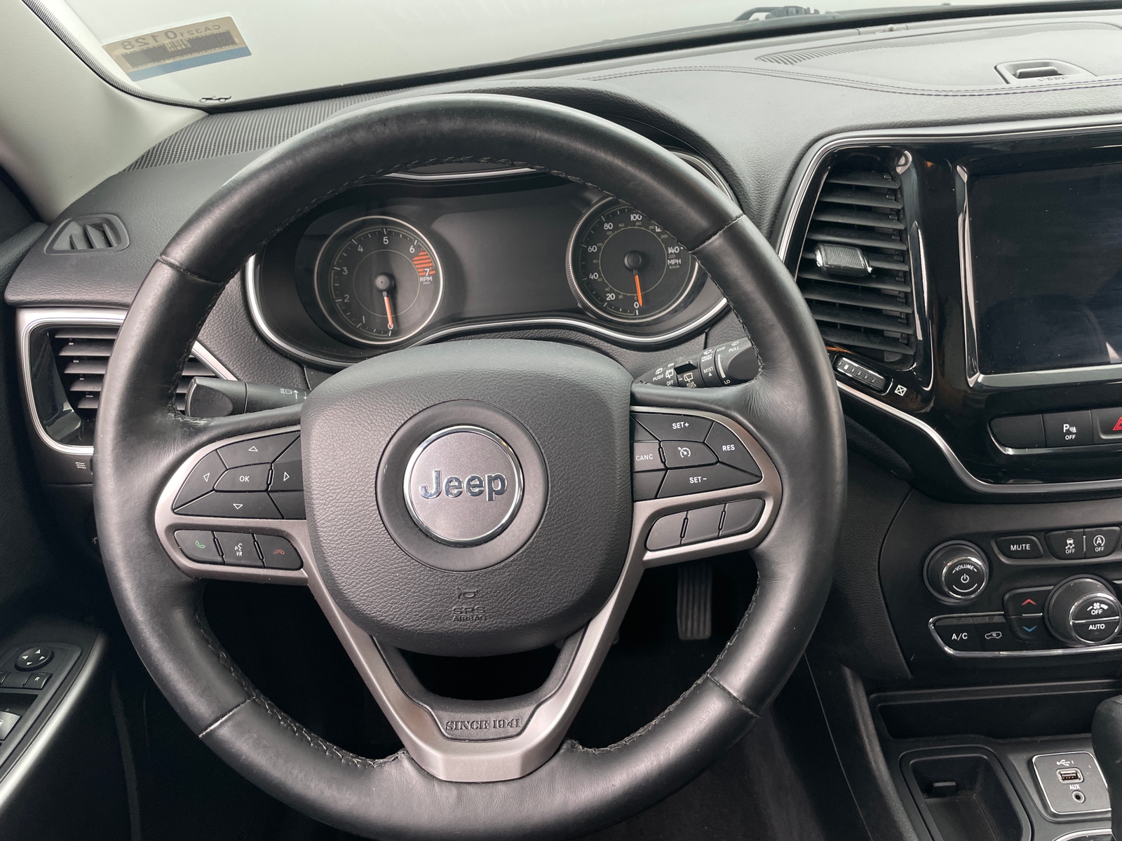 Thumbnail: 2019 Jeep Cherokee - 4