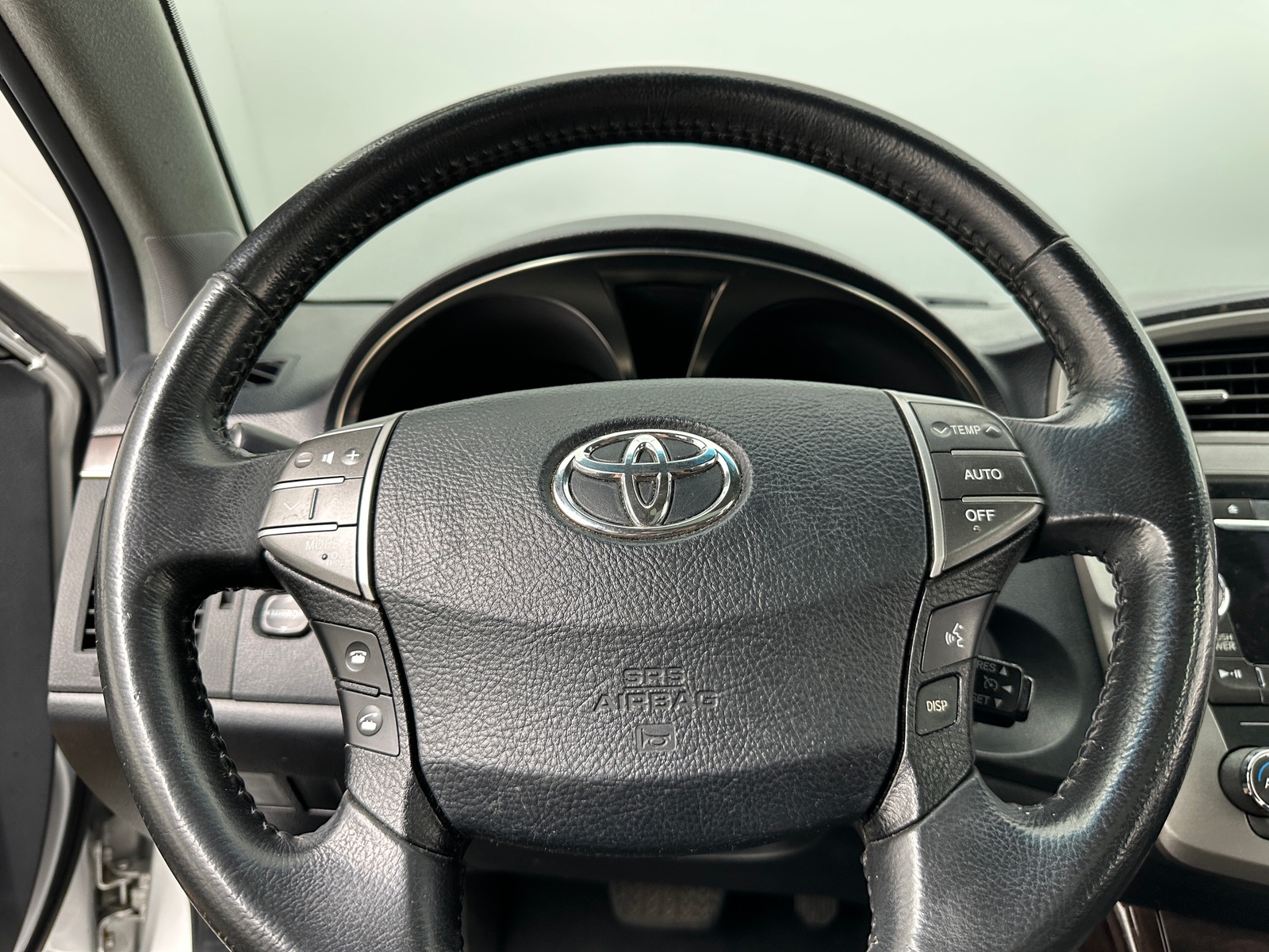 Thumbnail: 2012 Toyota Avalon - 4