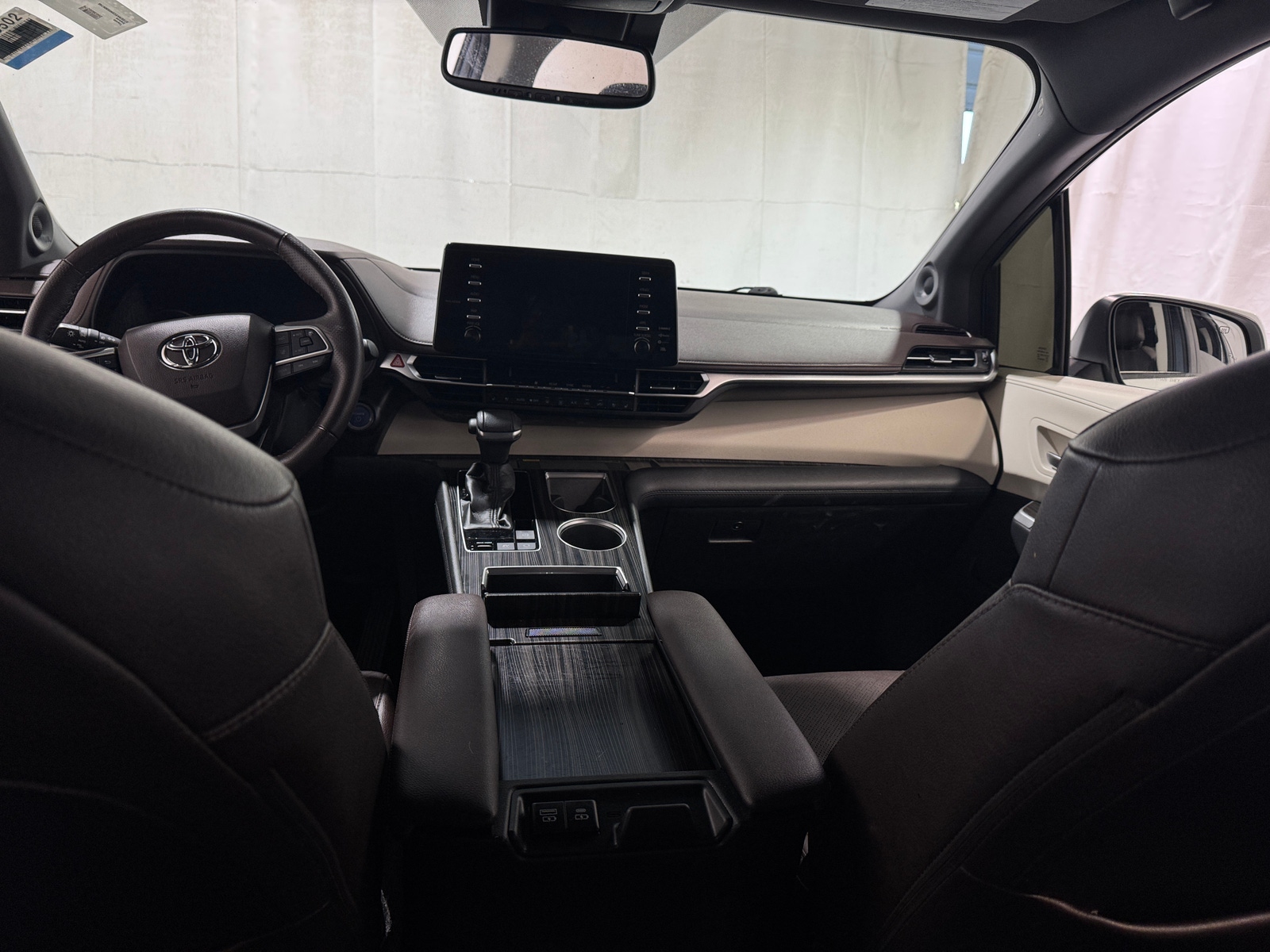 Thumbnail: 2021 Toyota Sienna - 2