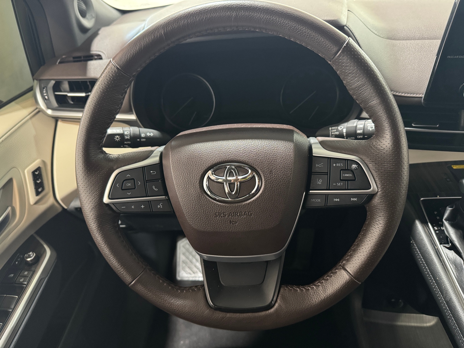 Thumbnail: 2021 Toyota Sienna - 4