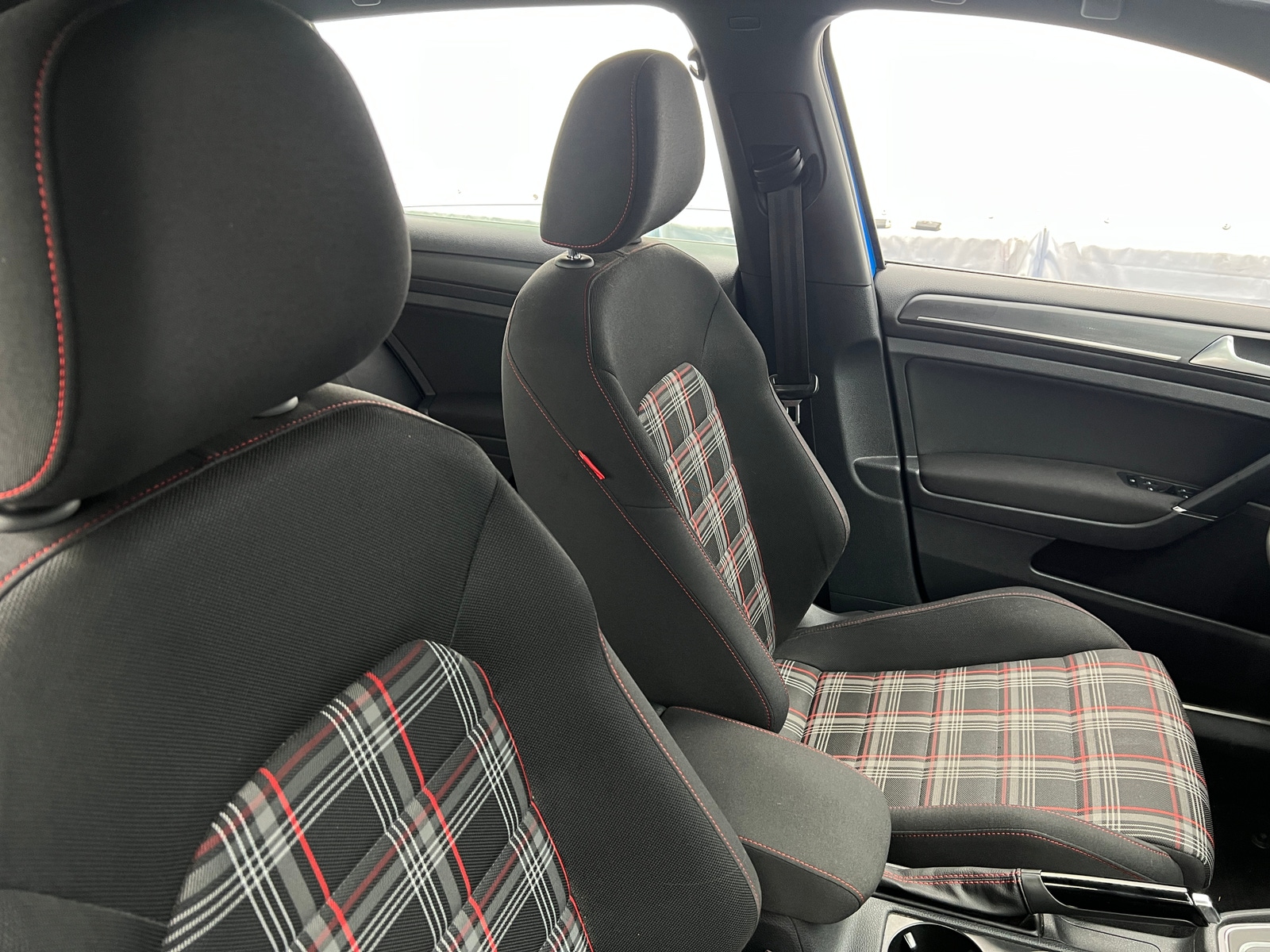 Thumbnail: 2019 Volkswagen Golf - 2