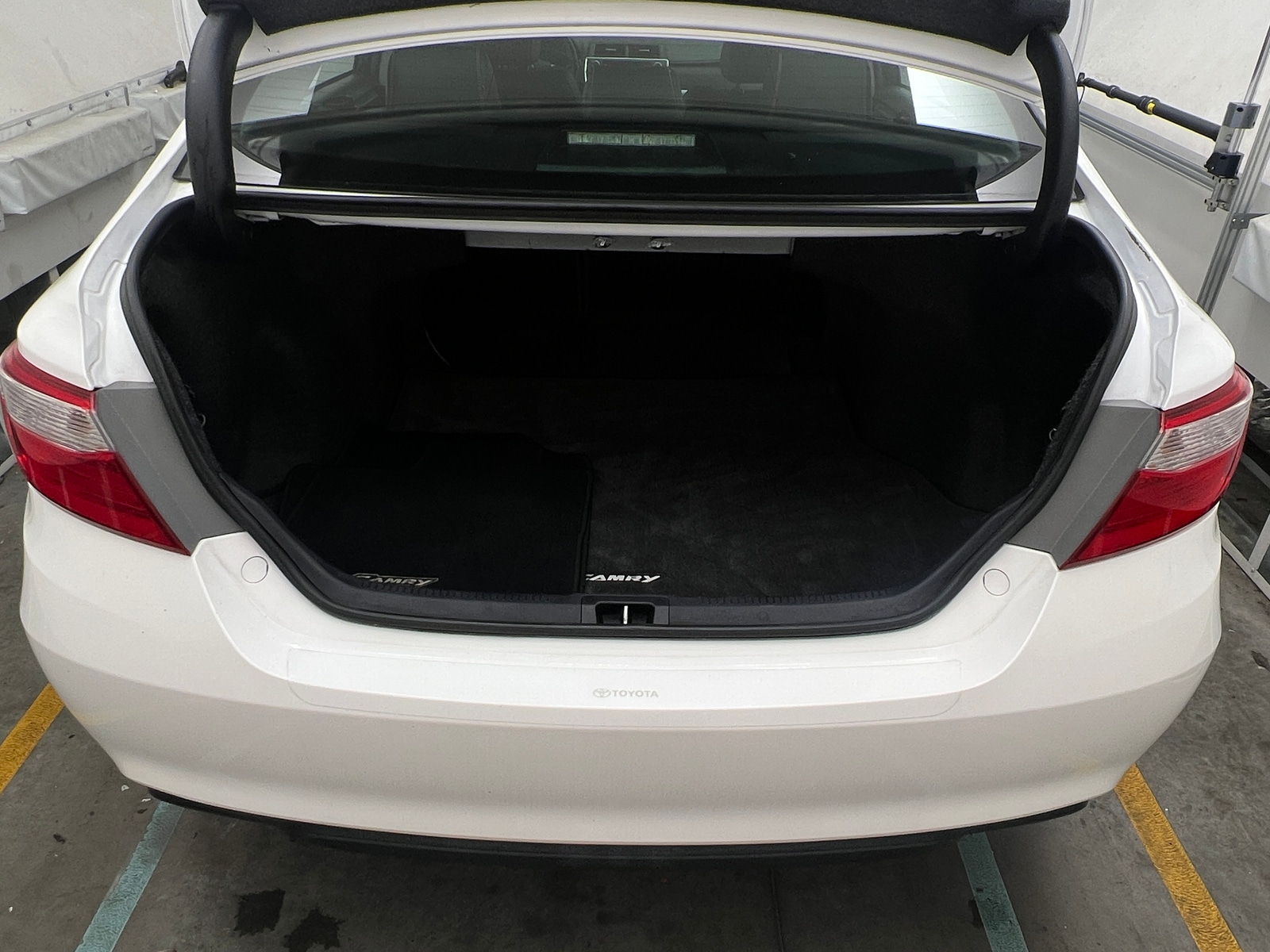 Thumbnail: 2015 Toyota Camry - 6