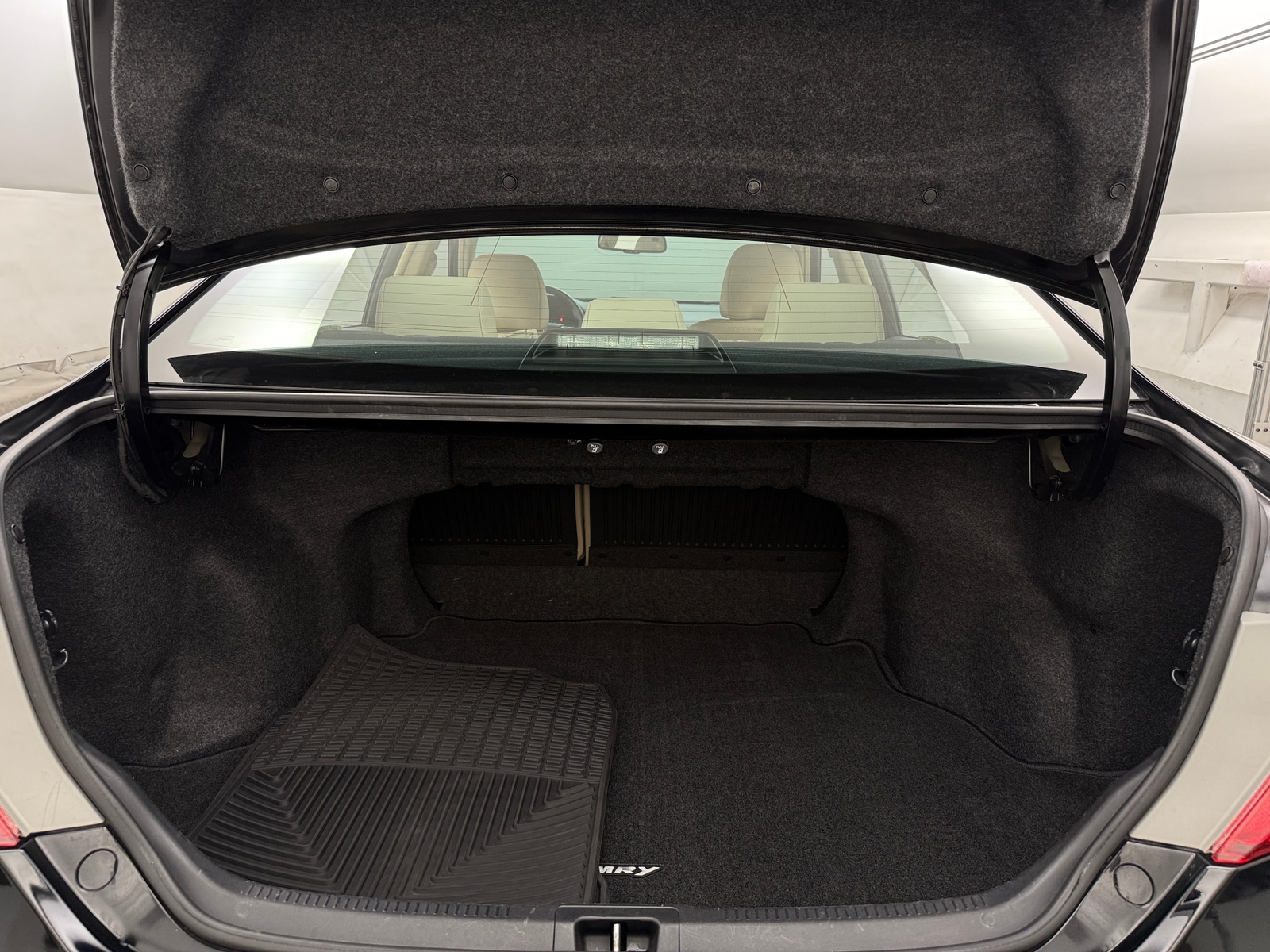 Thumbnail: 2012 Toyota Camry - 6