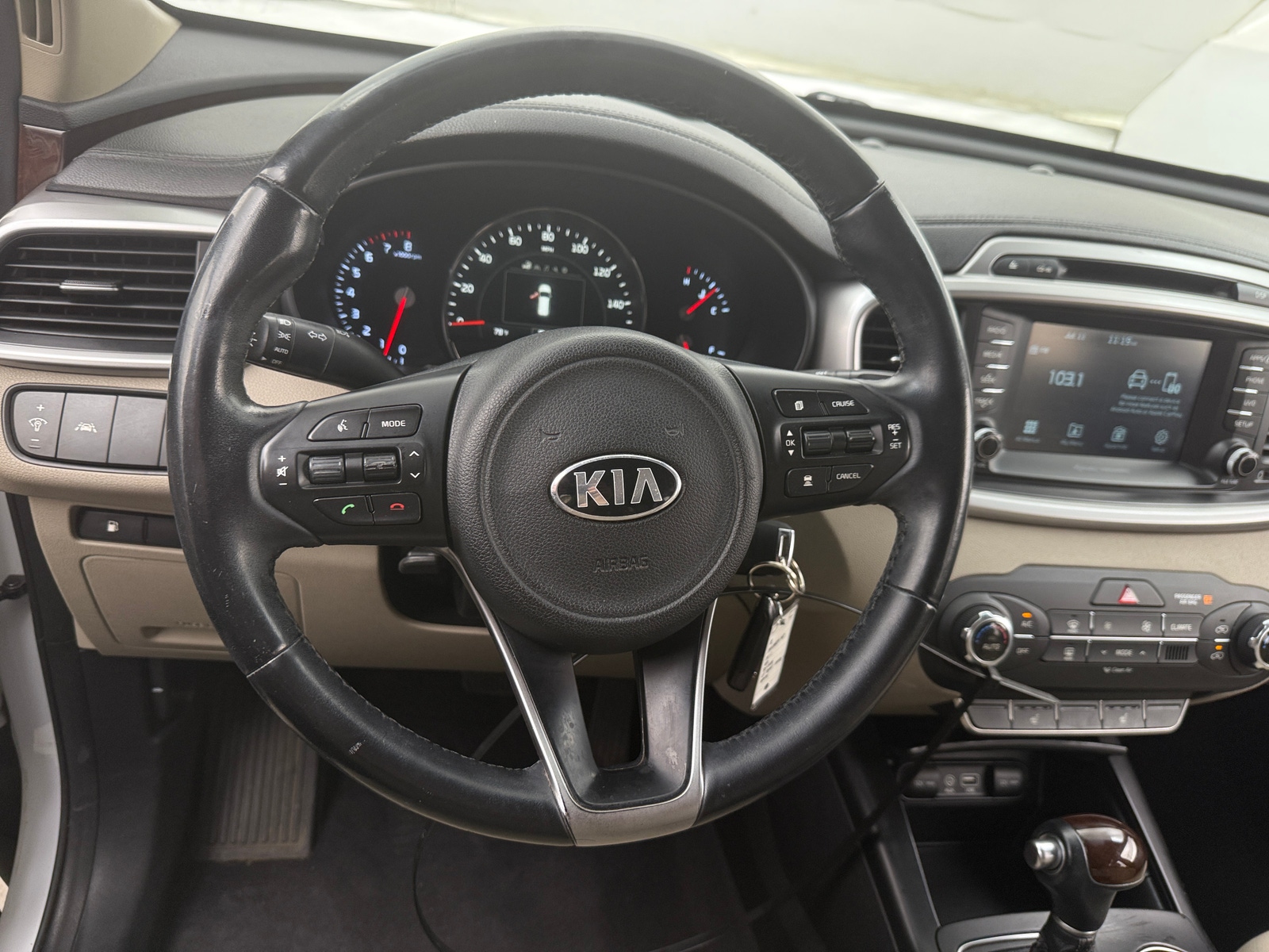 Thumbnail: 2017 Kia Sorento - 5