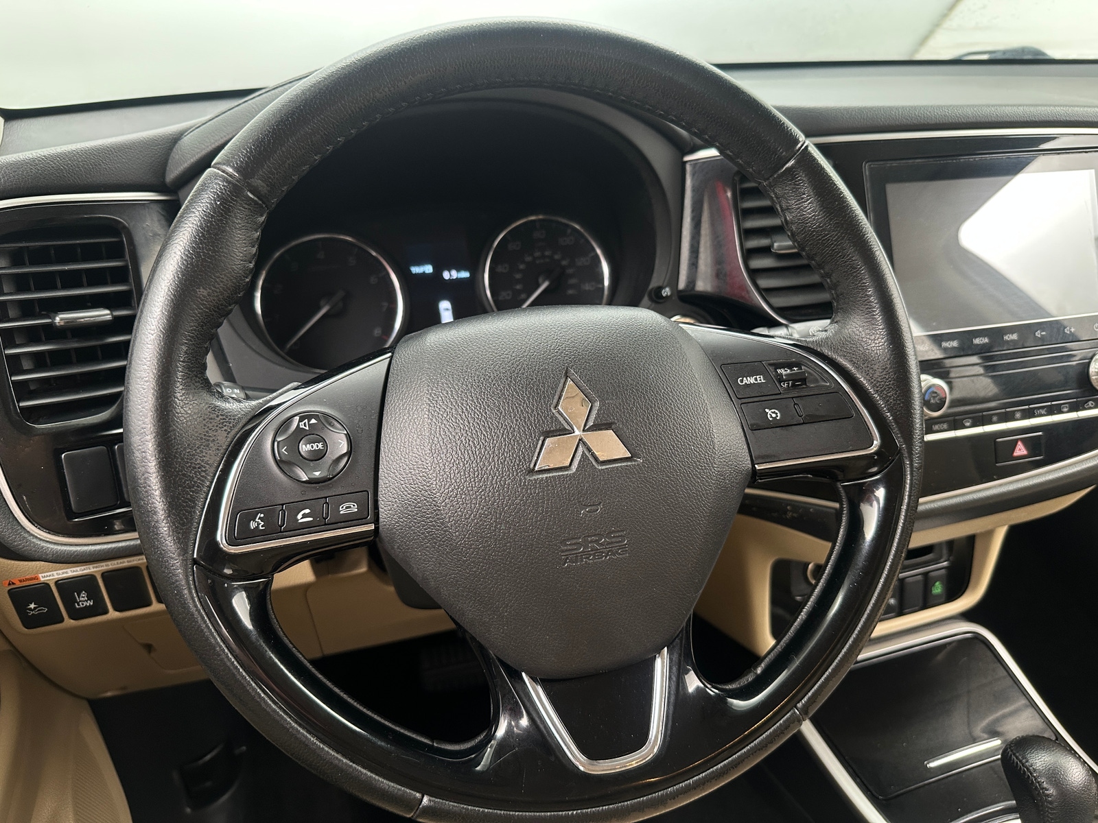 Thumbnail: 2020 Mitsubishi Outlander - 4
