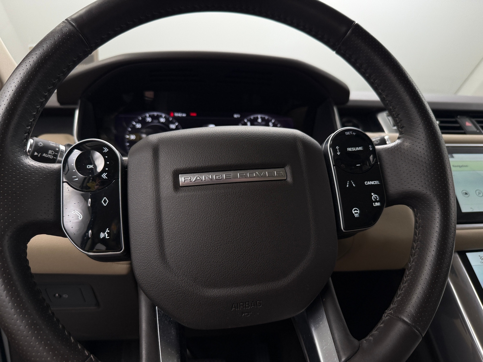 Thumbnail: 2020 Land Rover Range Rover Sport - 4