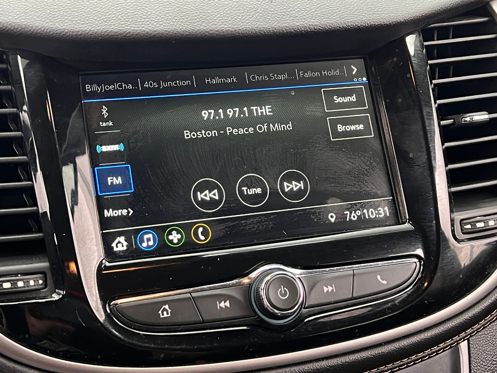 Thumbnail: 2019 Chevrolet Trax - 4