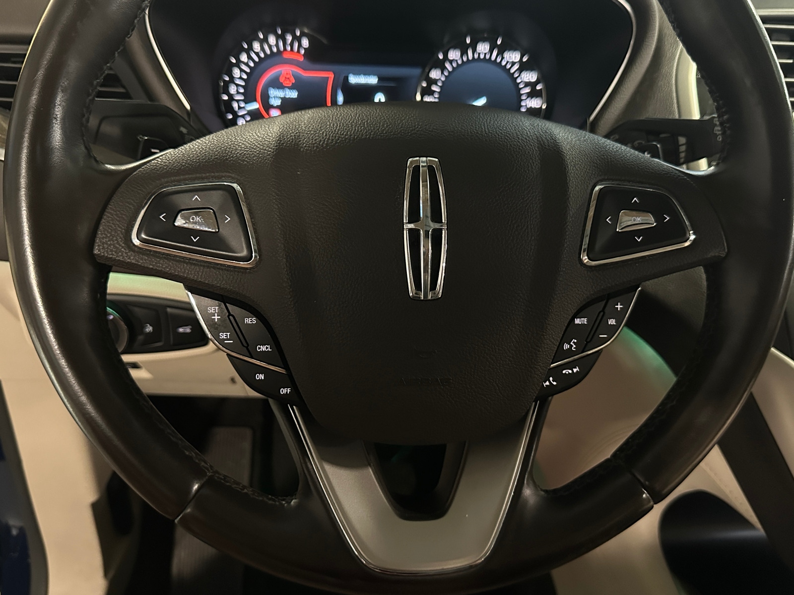 Thumbnail: 2018 Lincoln MKC - 4