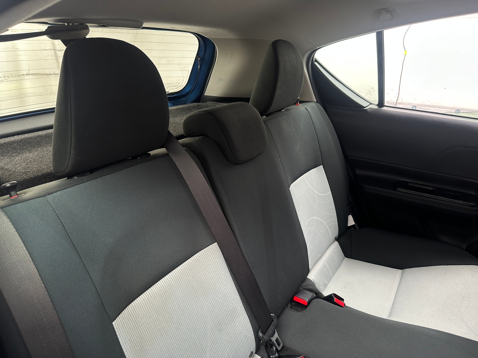 Thumbnail: 2015 Toyota Prius c - 6