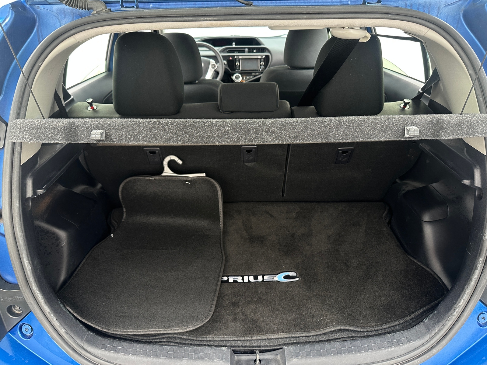 Thumbnail: 2015 Toyota Prius c - 7