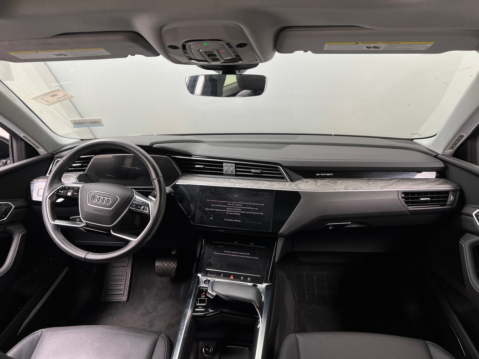 Thumbnail: 2021 Audi e-tron - 2