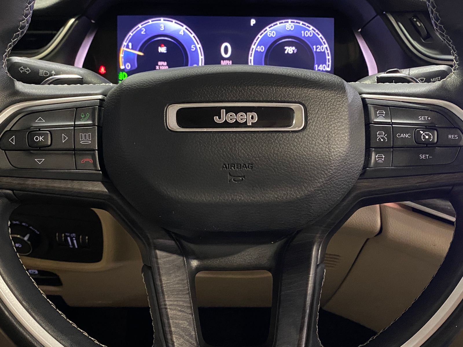 Thumbnail: 2022 Jeep Grand Cherokee - 4