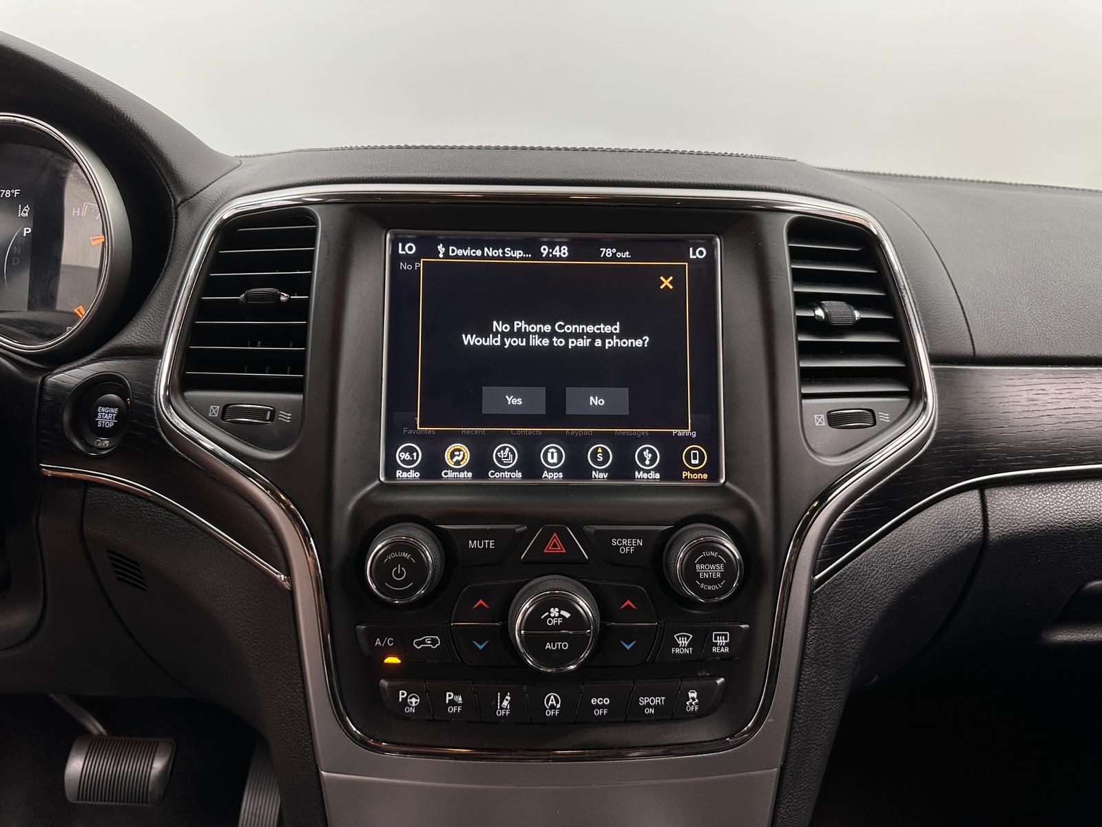 Thumbnail: 2018 Jeep Grand Cherokee - 3
