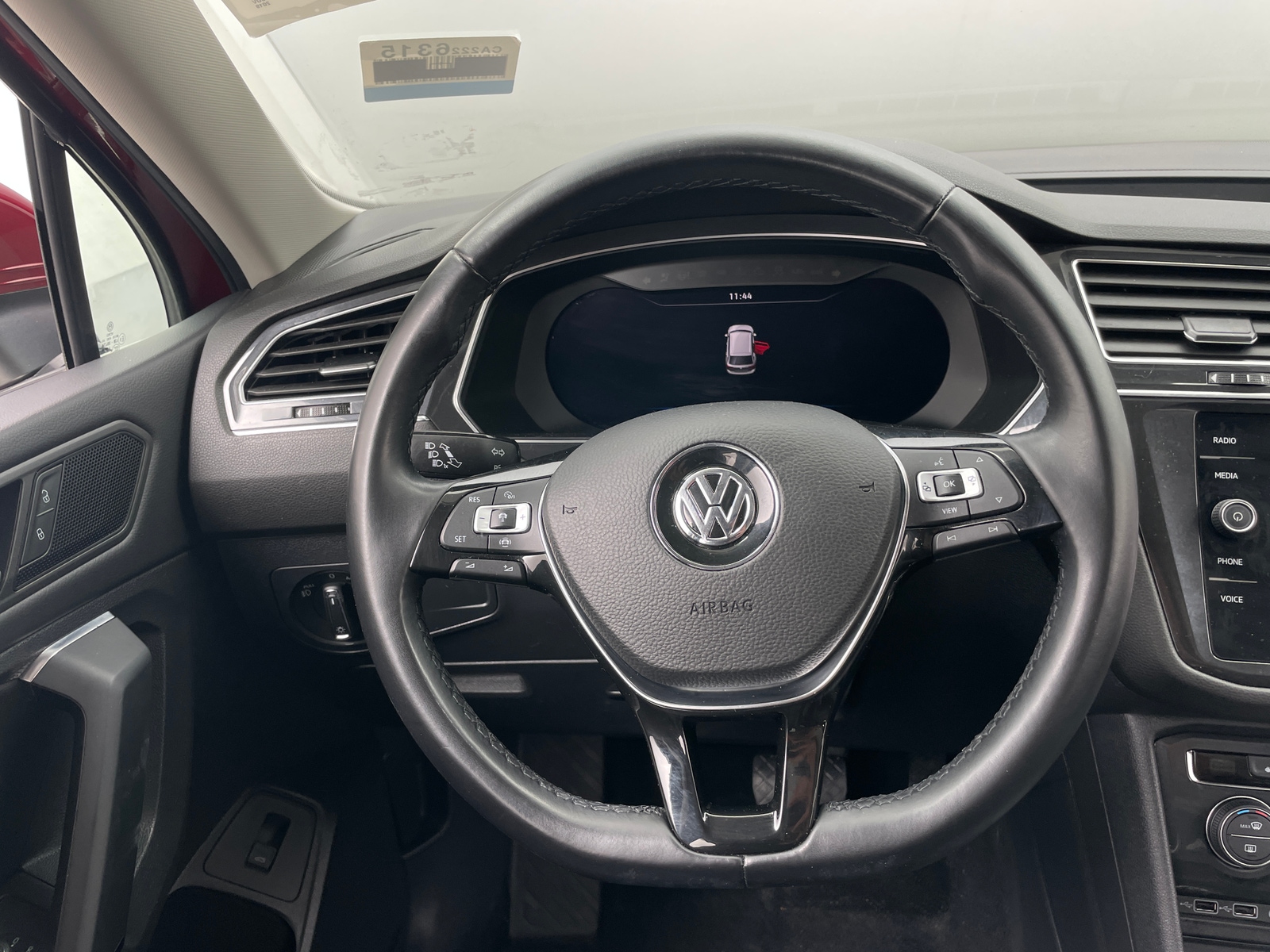 Thumbnail: 2019 Volkswagen Tiguan - 4