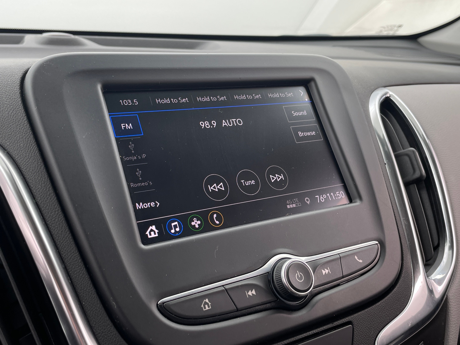 Thumbnail: 2021 Chevrolet Equinox - 4