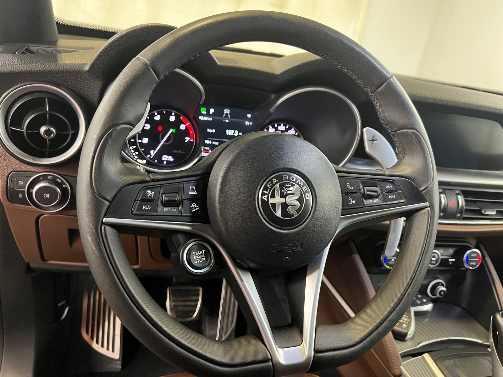 Thumbnail: 2018 Alfa Romeo Stelvio - 4