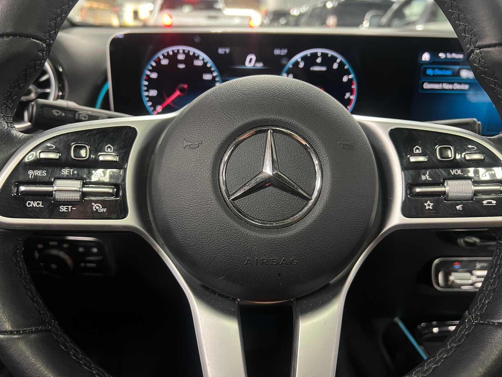 Thumbnail: 2021 Mercedes-Benz GLB - 4