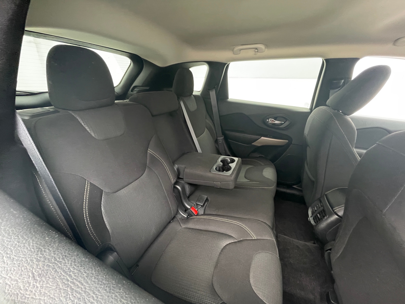 Thumbnail: 2017 Jeep Cherokee - 6