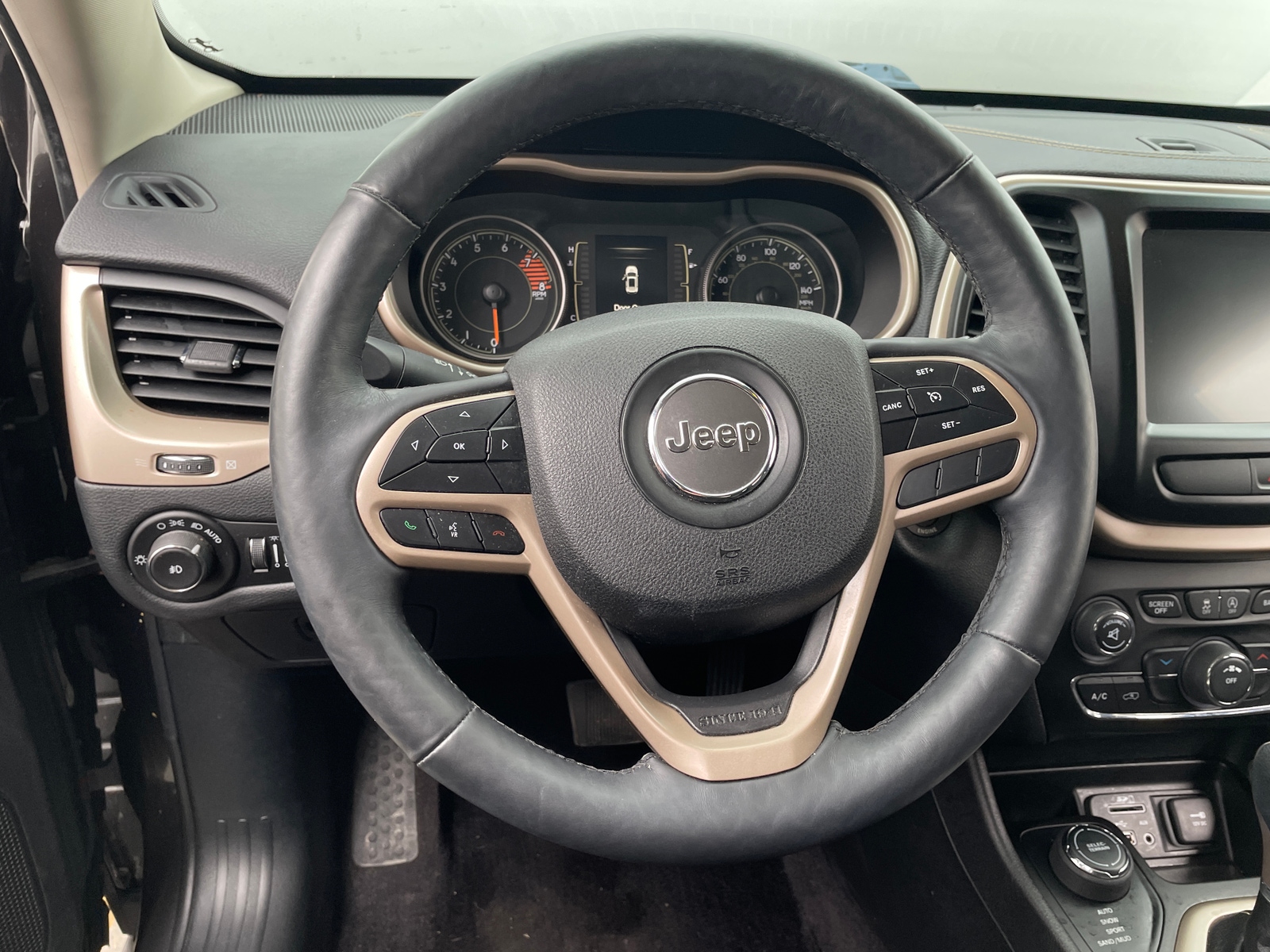 Thumbnail: 2017 Jeep Cherokee - 5
