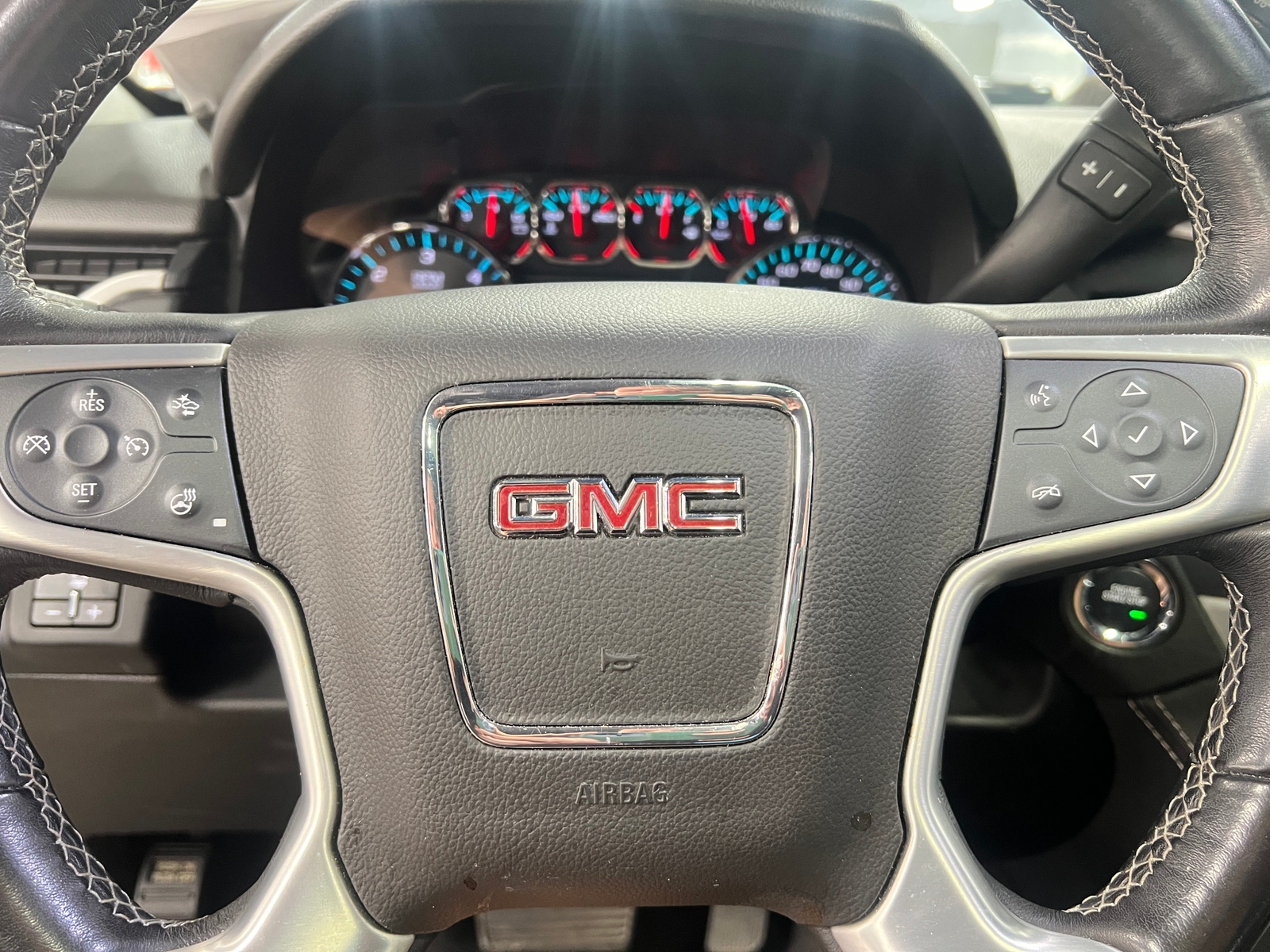 Thumbnail: 2019 GMC Yukon - 4