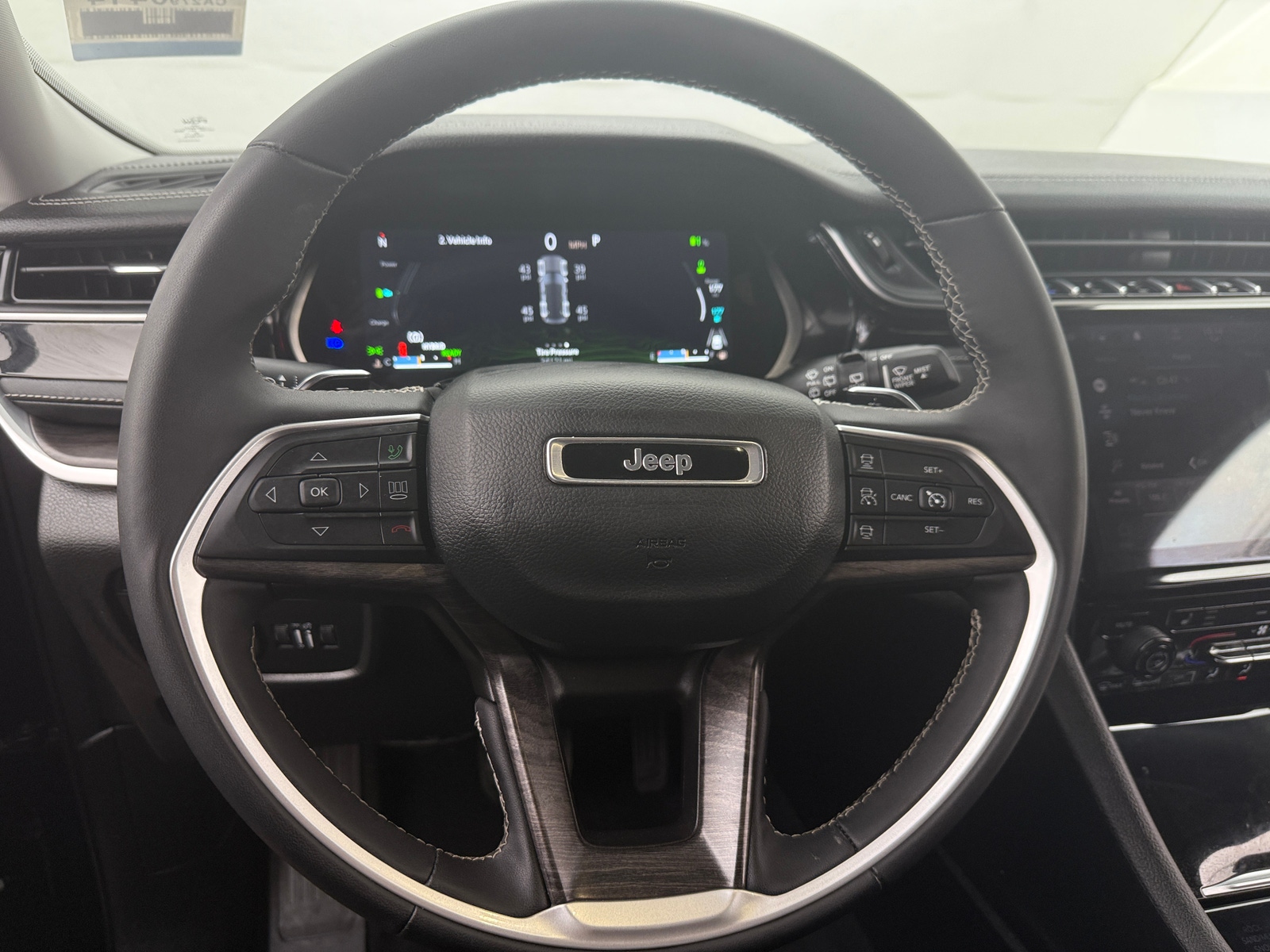 Thumbnail: 2024 Jeep Grand Cherokee - 4