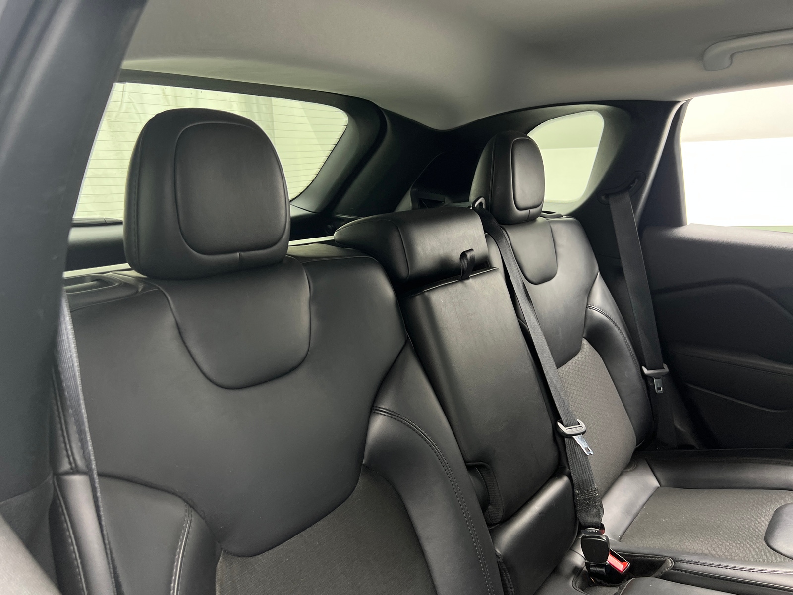 Thumbnail: 2021 Jeep Cherokee - 6