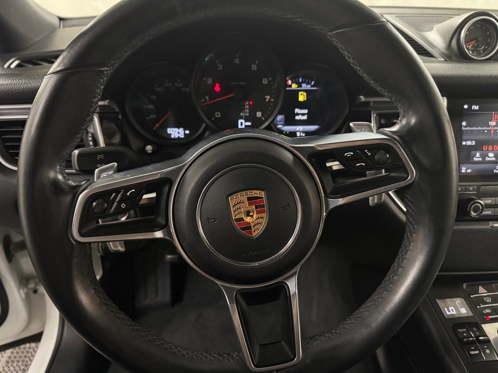 Thumbnail: 2017 Porsche Macan - 4