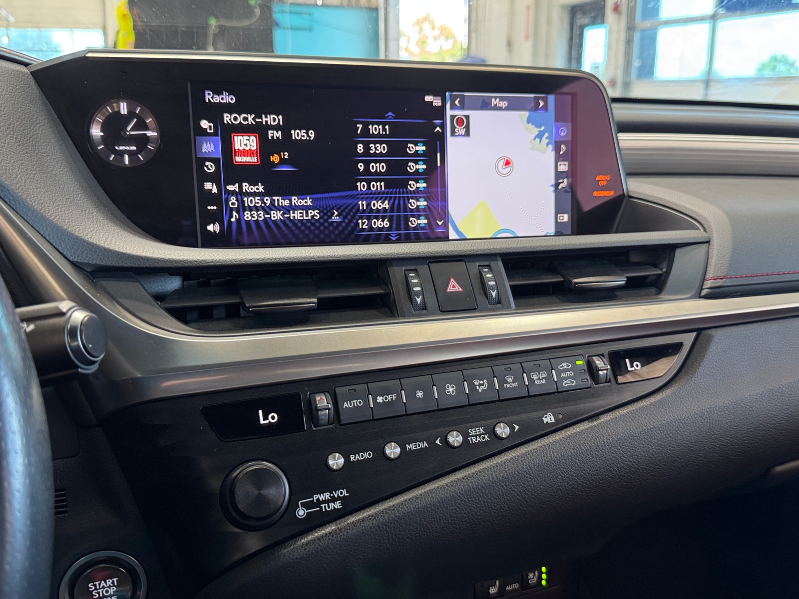 Thumbnail: 2019 Lexus ES - 4