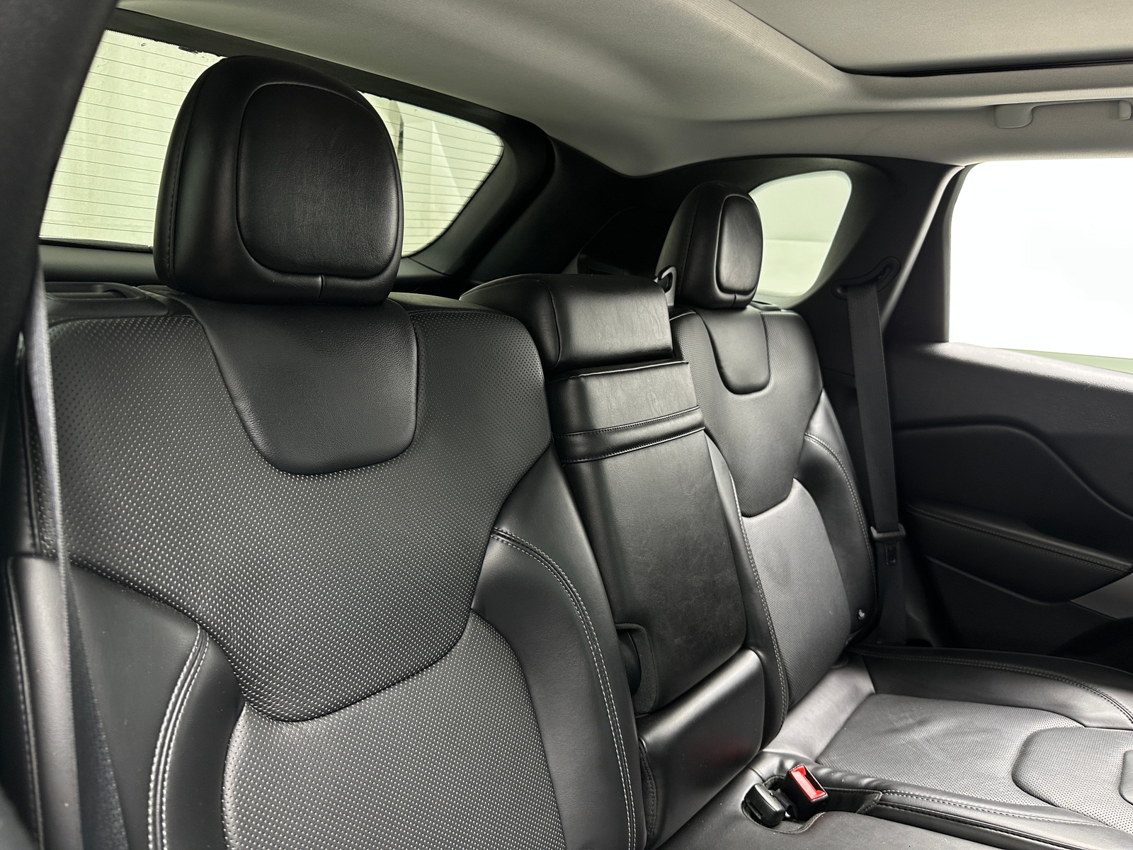 Thumbnail: 2019 Jeep Cherokee - 5